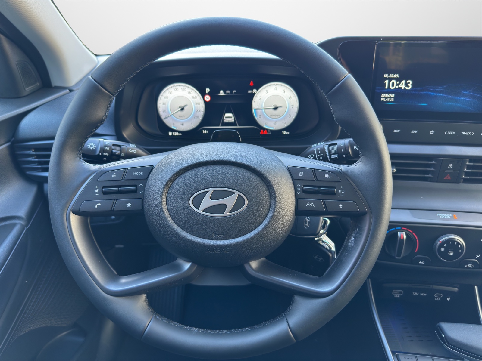 HYUNDAI i20 1.0 T-GDi Amplia Go Pack Safe Tec-image-6