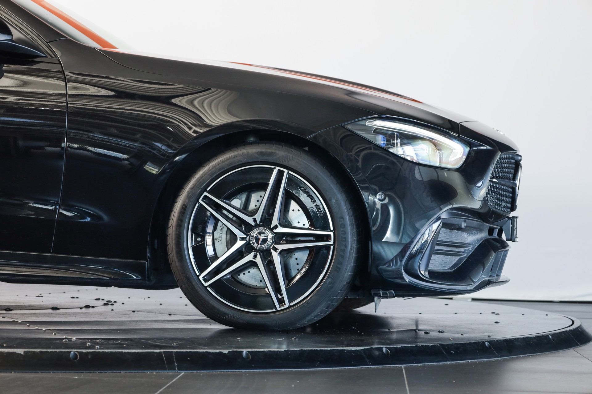 MERCEDES-BENZ C 220 d T 4 Matic Sièges ventilés / DIGITAL LIGHT / Pack Night-image-6