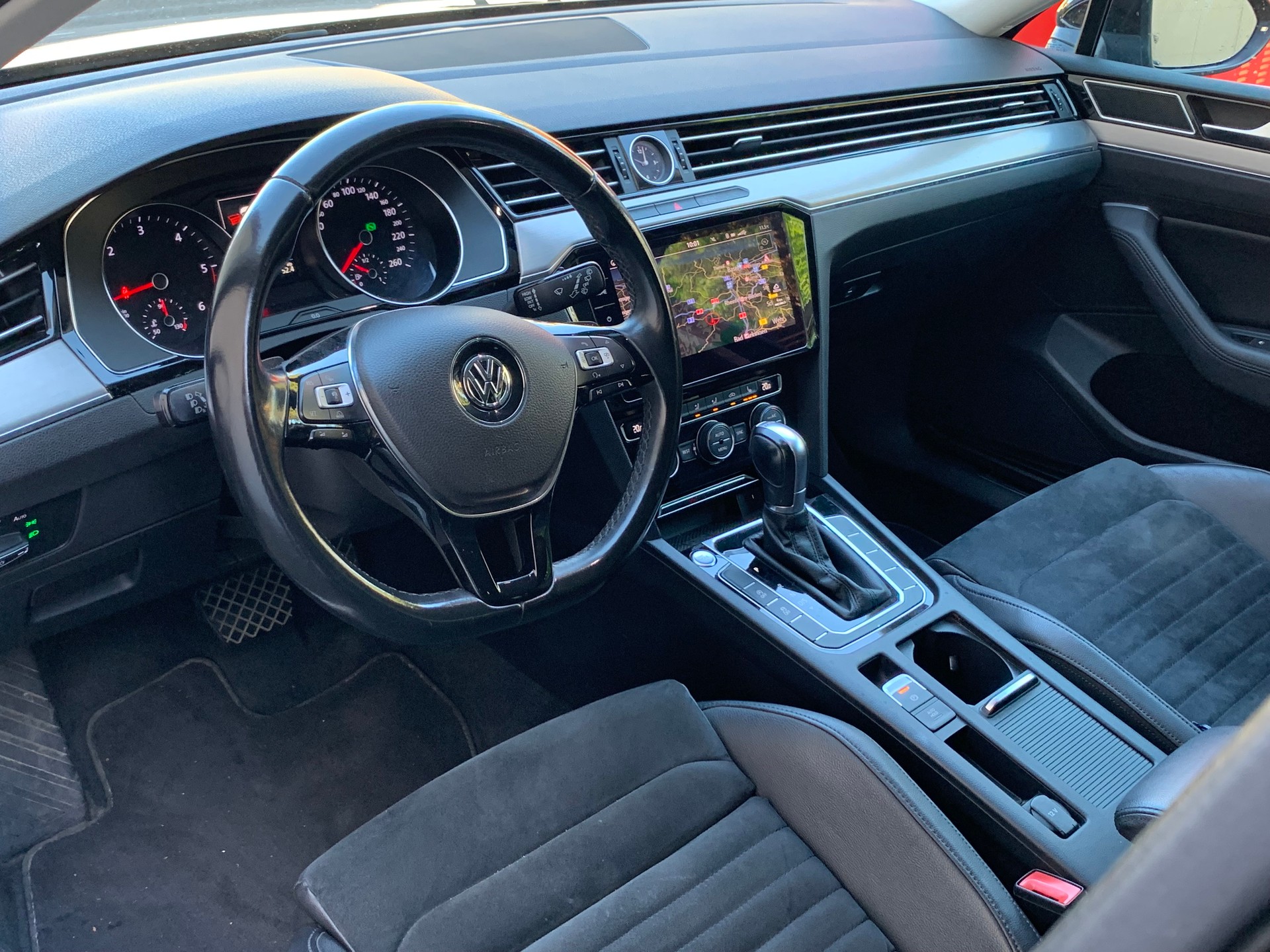 VW Passat Variant 2.0 TDI BMT High. DSG 4Motion-image-11