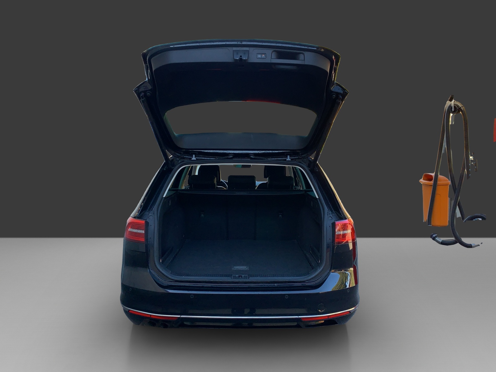 VW Passat Variant 2.0 TDI BMT High. DSG 4Motion-image-10