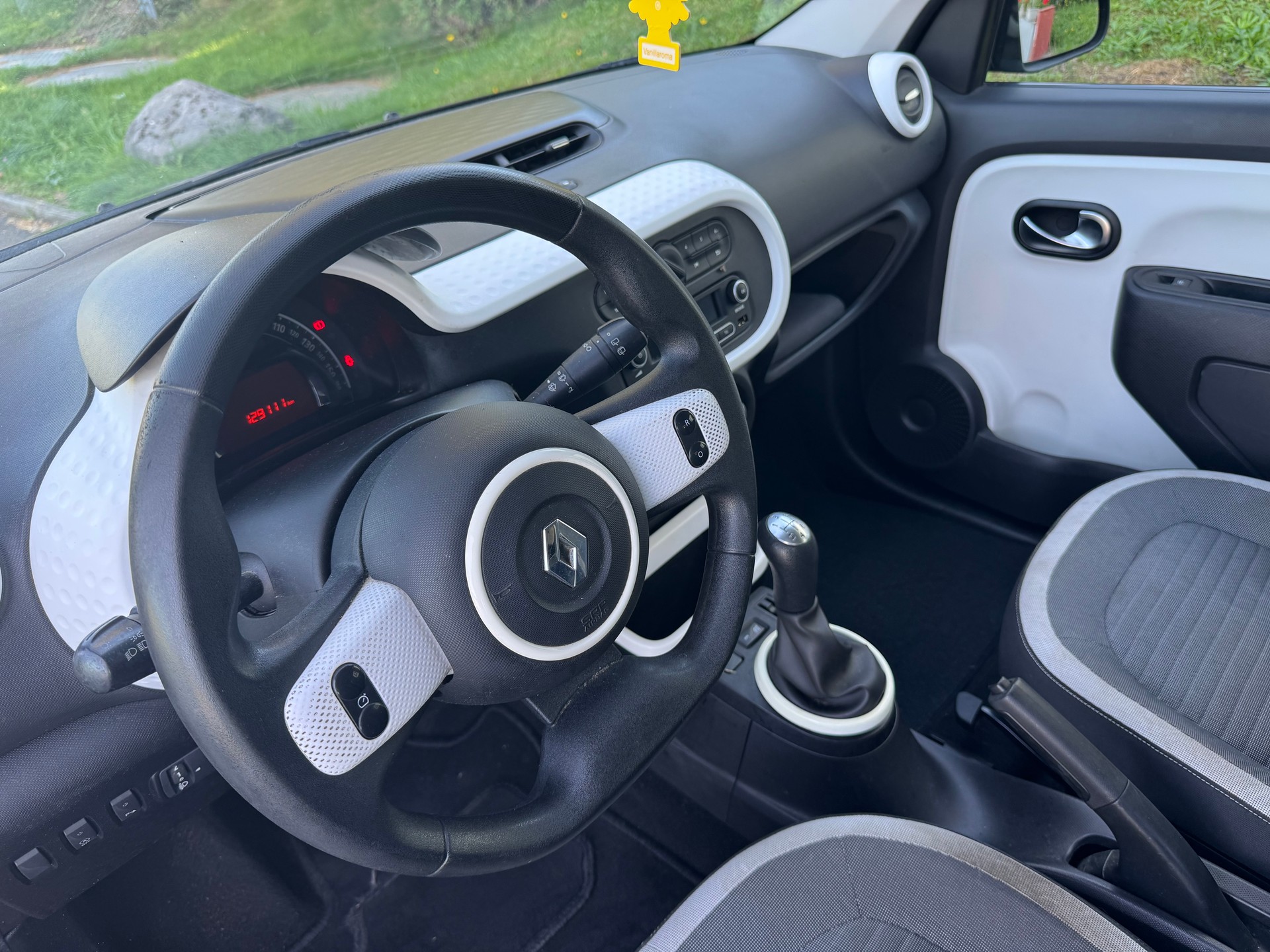 RENAULT Twingo 1.0 Life-image-12
