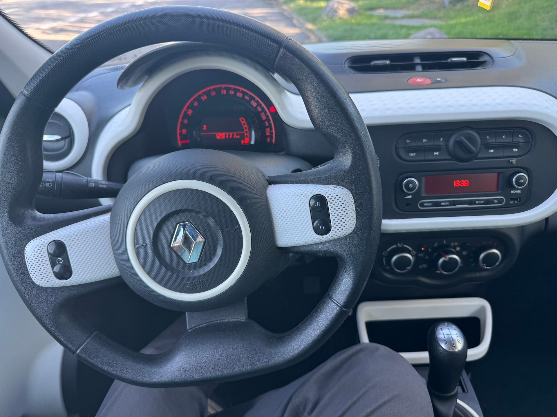 RENAULT Twingo 1.0 Life-image-14