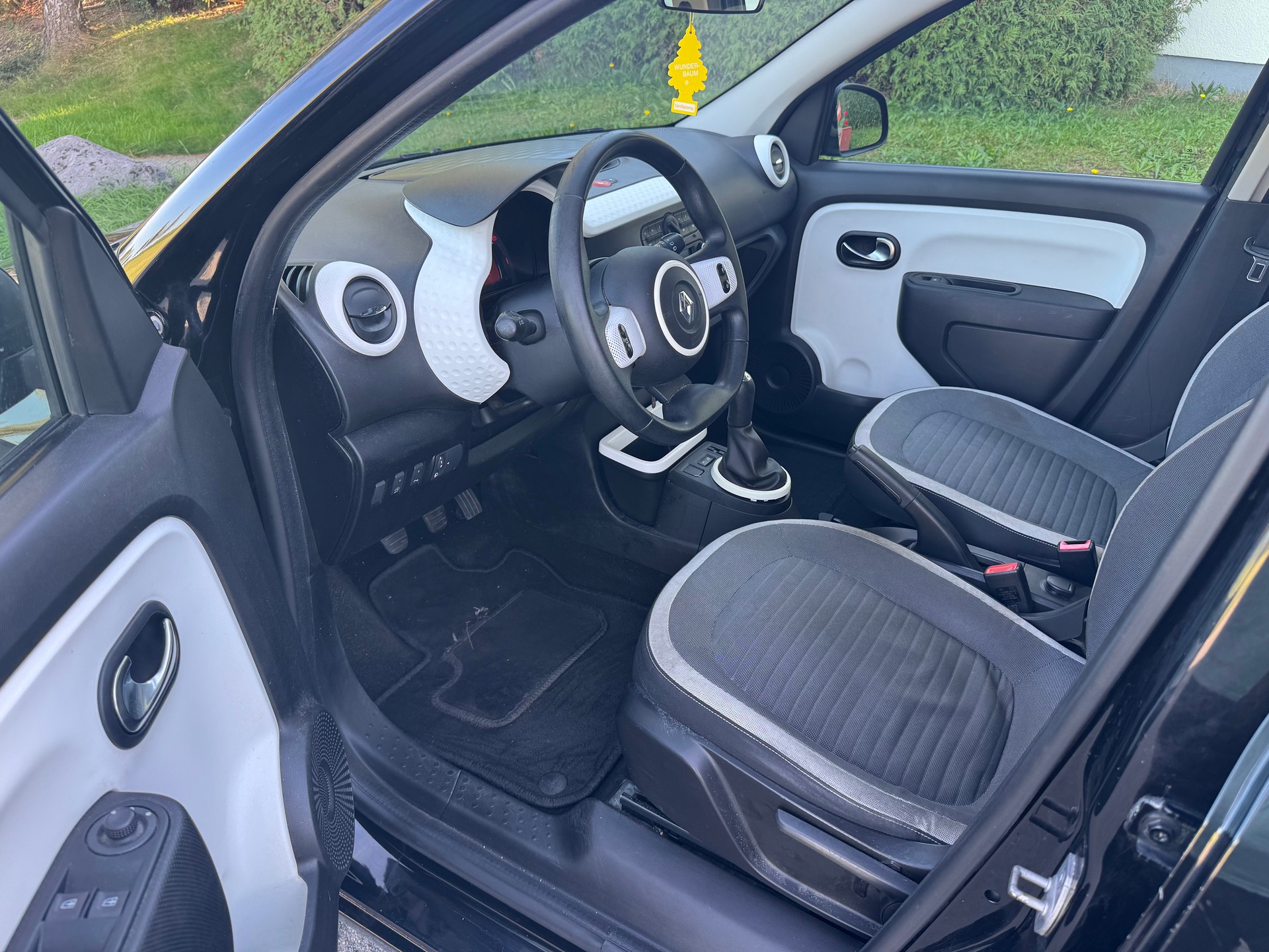 RENAULT Twingo 1.0 Life-image-9