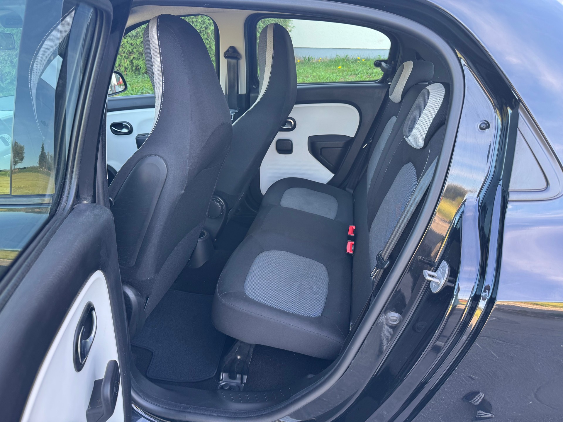 RENAULT Twingo 1.0 Life-image-11