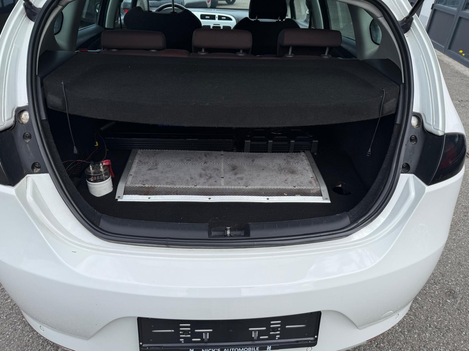 SEAT Leon 2.0 FSI T Stylance-image-11