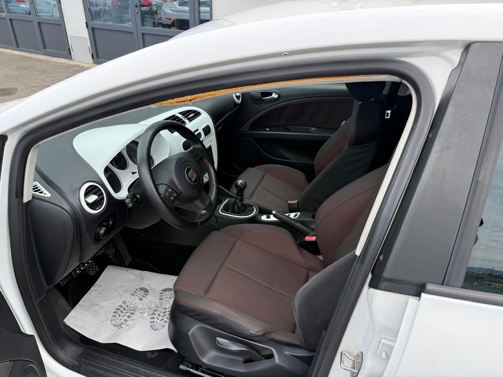 SEAT Leon 2.0 FSI T Stylance-image-13