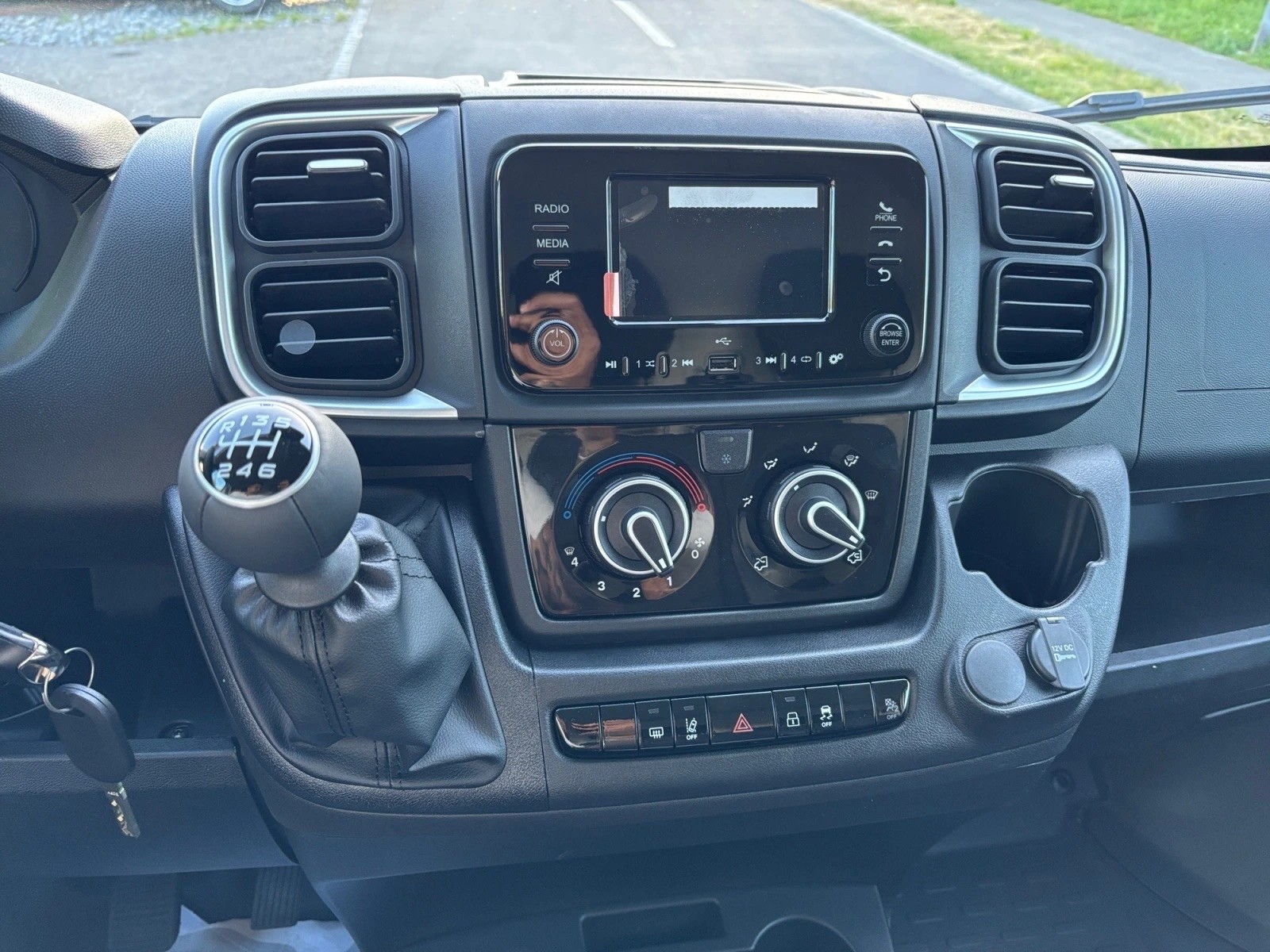 PEUGEOT Boxer 2.2 HDI 335 L2H2-image-8