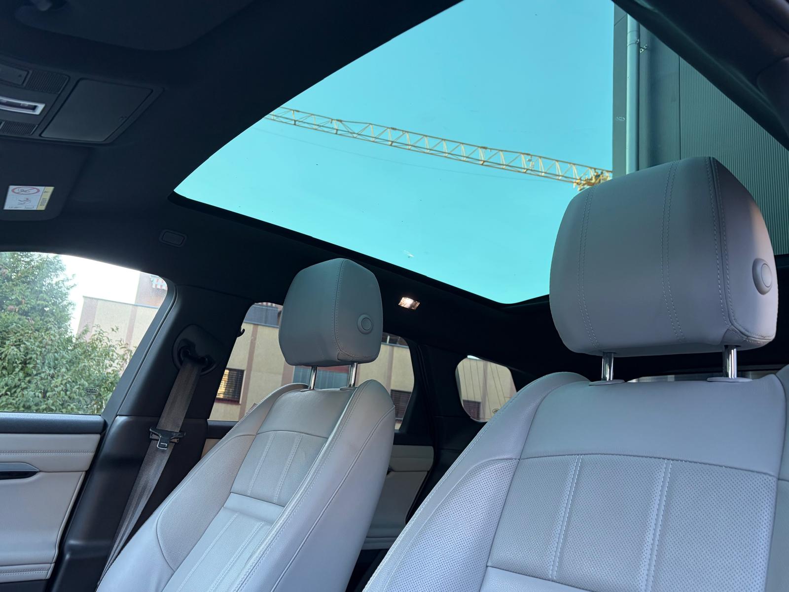 LAND ROVER Range Rover Evoque P 300e SE AT8-image-13