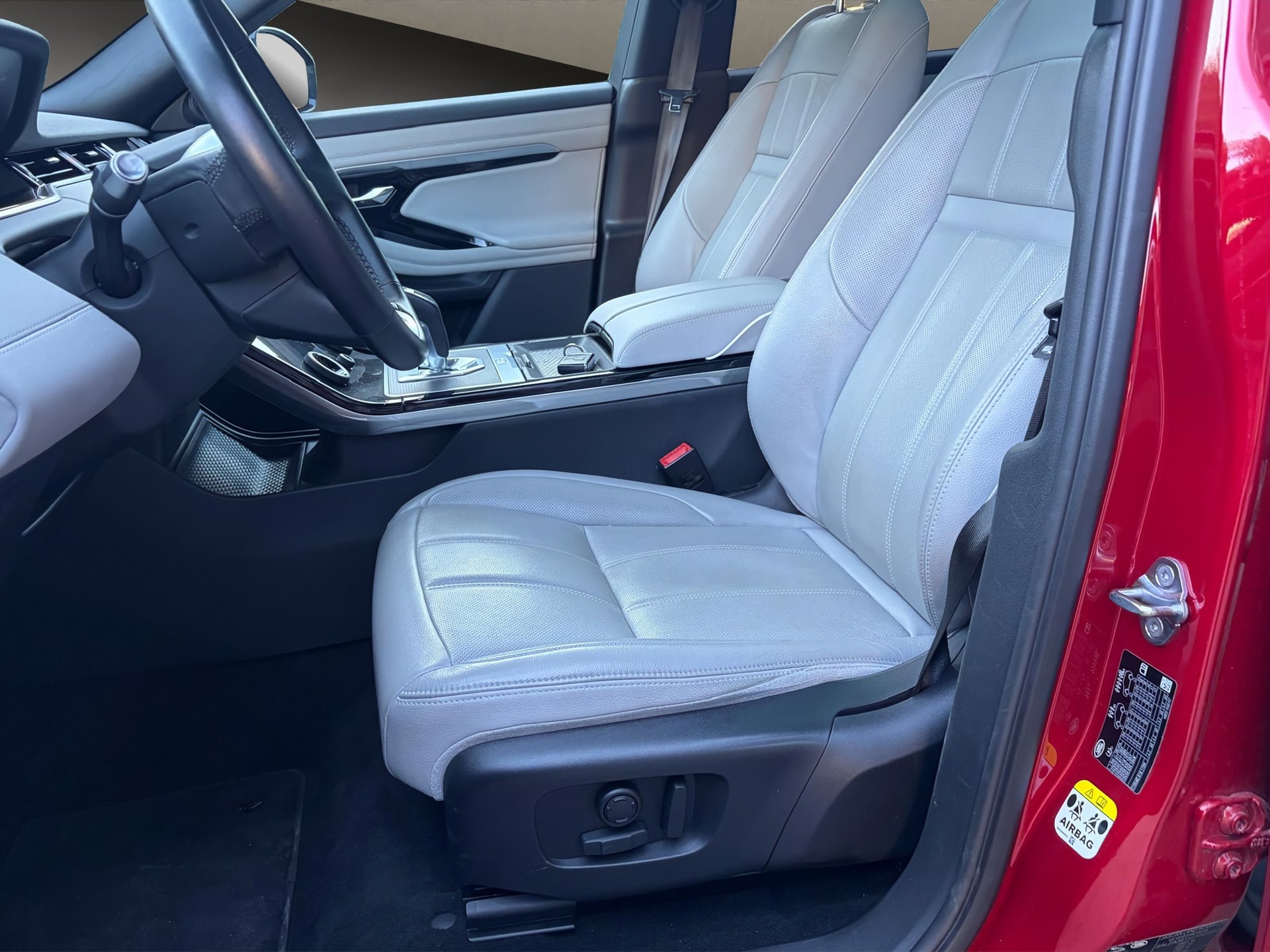 LAND ROVER Range Rover Evoque P 300e SE AT8-image-7