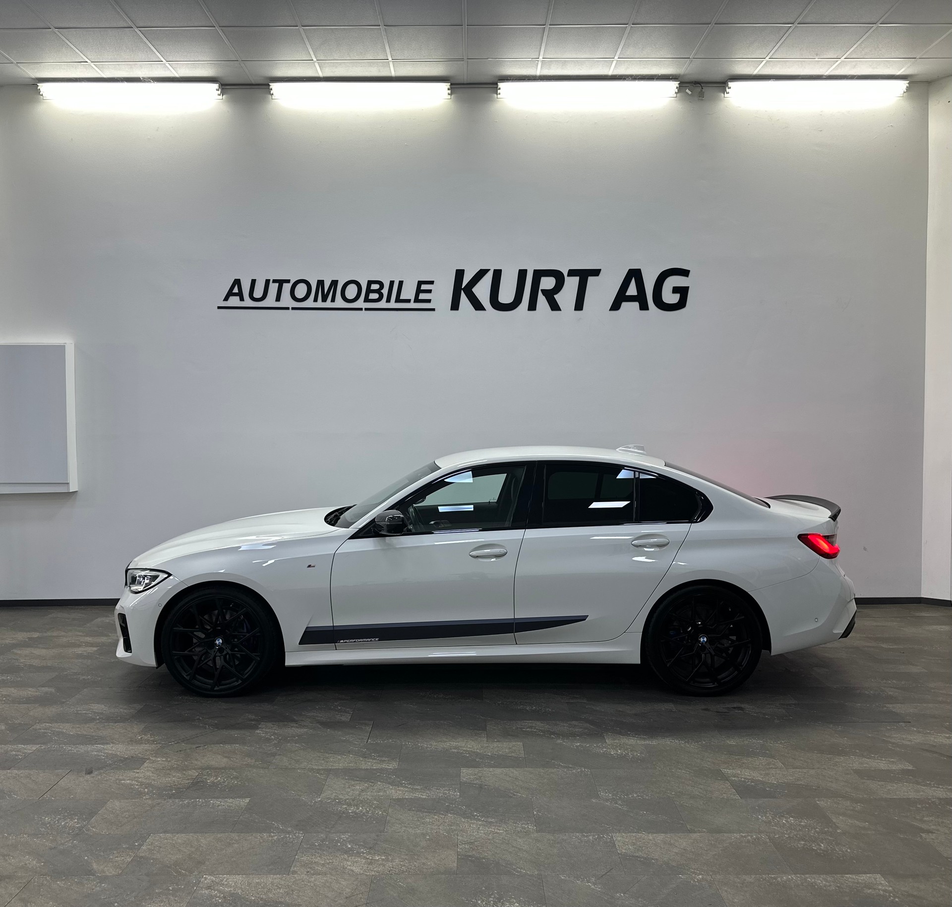 BMW M340i xDrive M-Performance-image-2