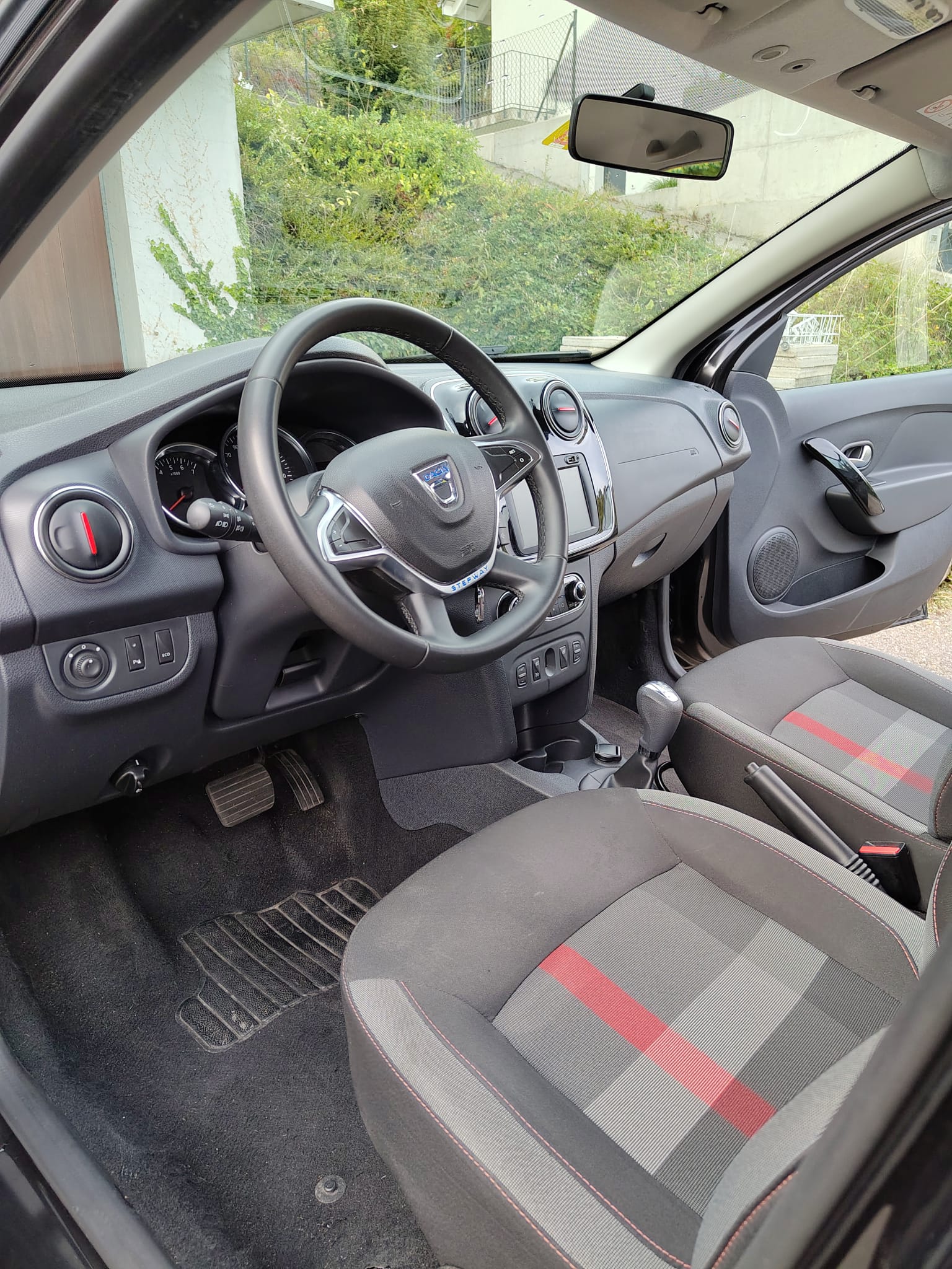 DACIA 0.9 TCe Ultimate E6c S/S-image-4