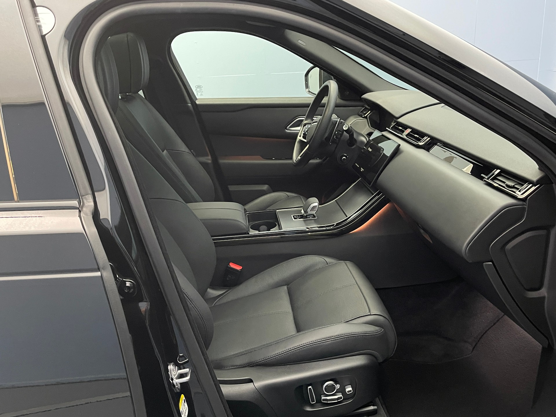 LAND ROVER Range Rover Velar 2.0 P400e Dynamic HSE-image-8