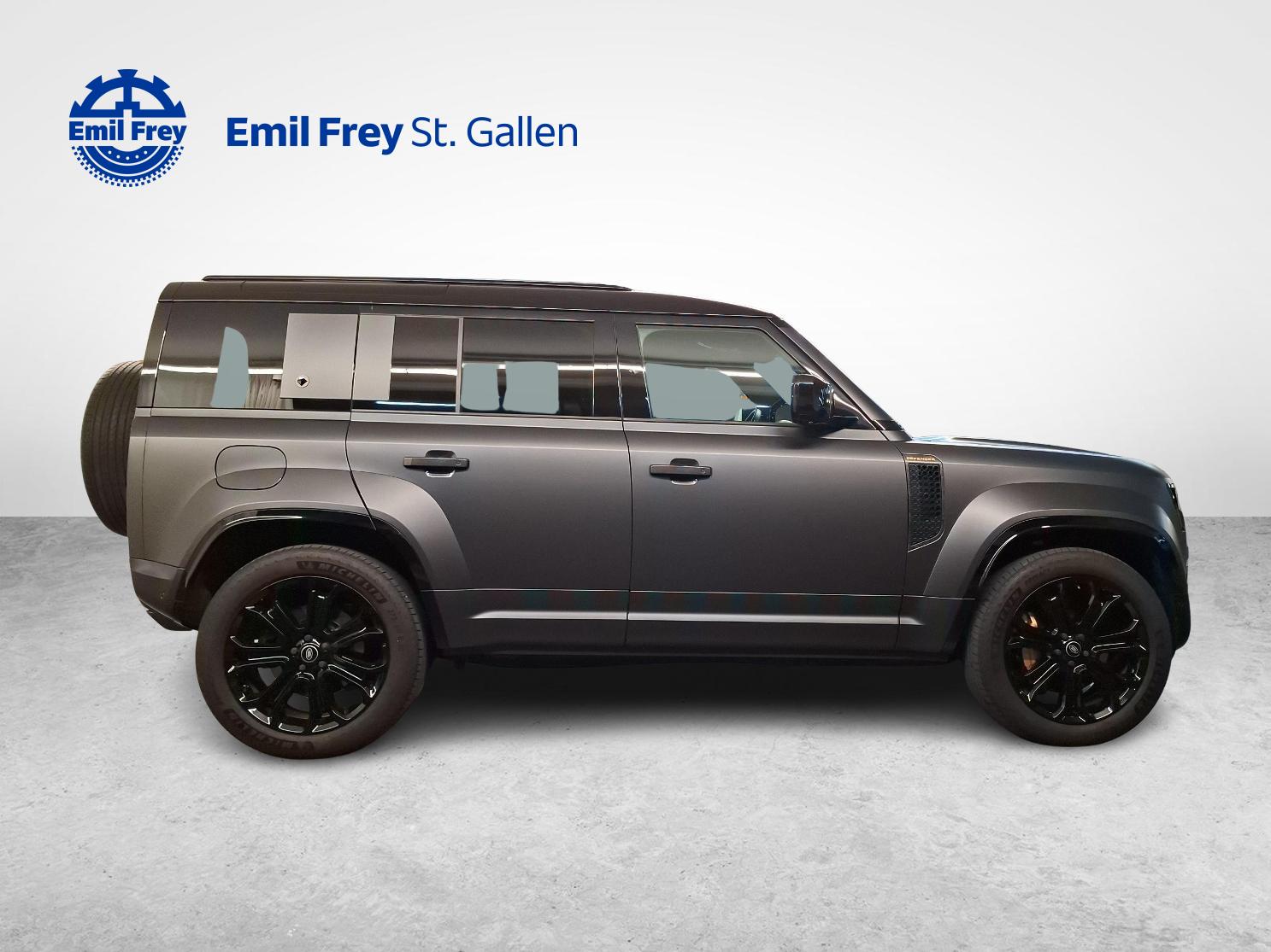 LAND ROVER Defender 110 4.4 V8 Octa Edition One-image-5