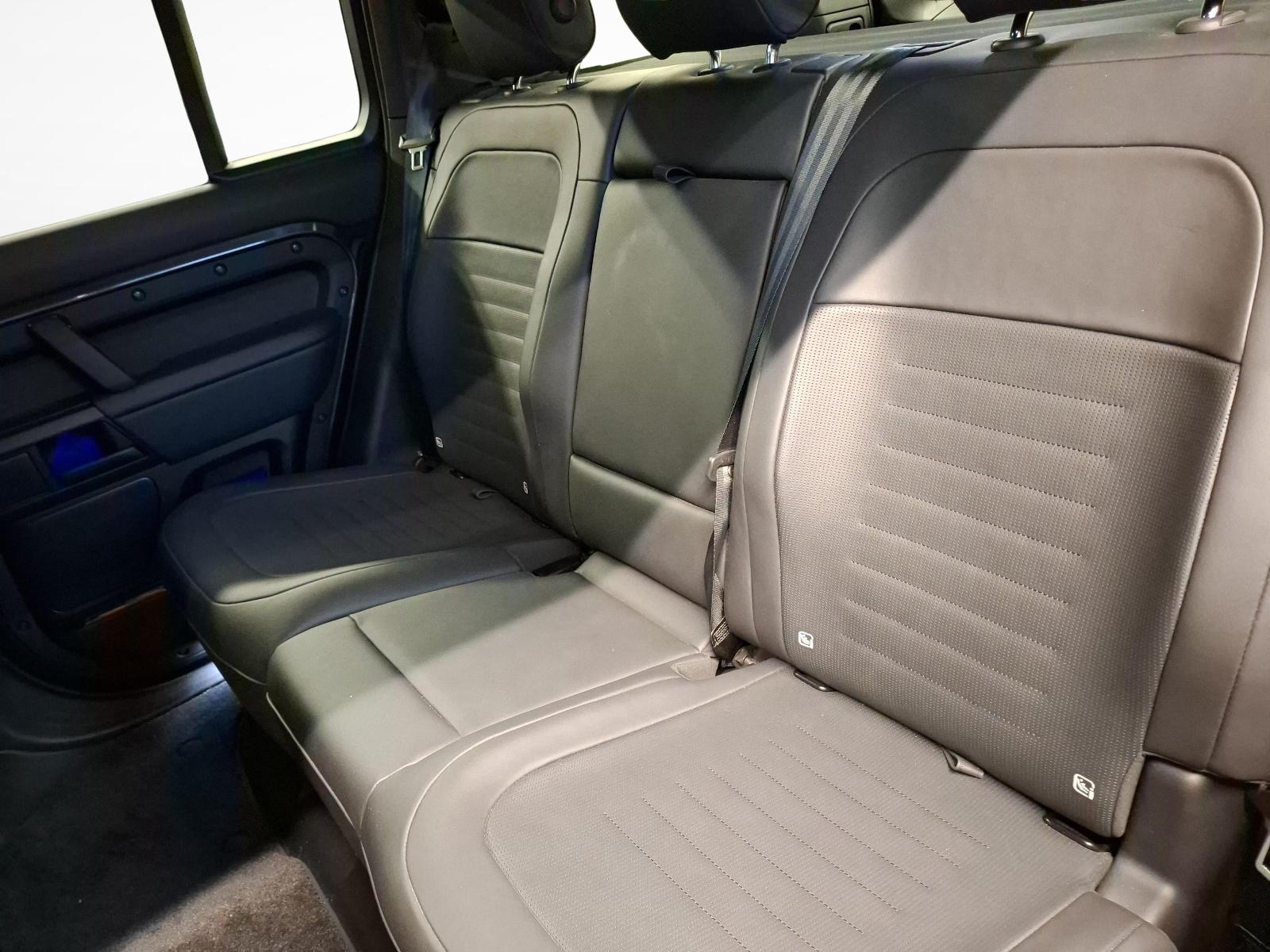 LAND ROVER Defender 110 4.4 V8 Octa Edition One-image-10
