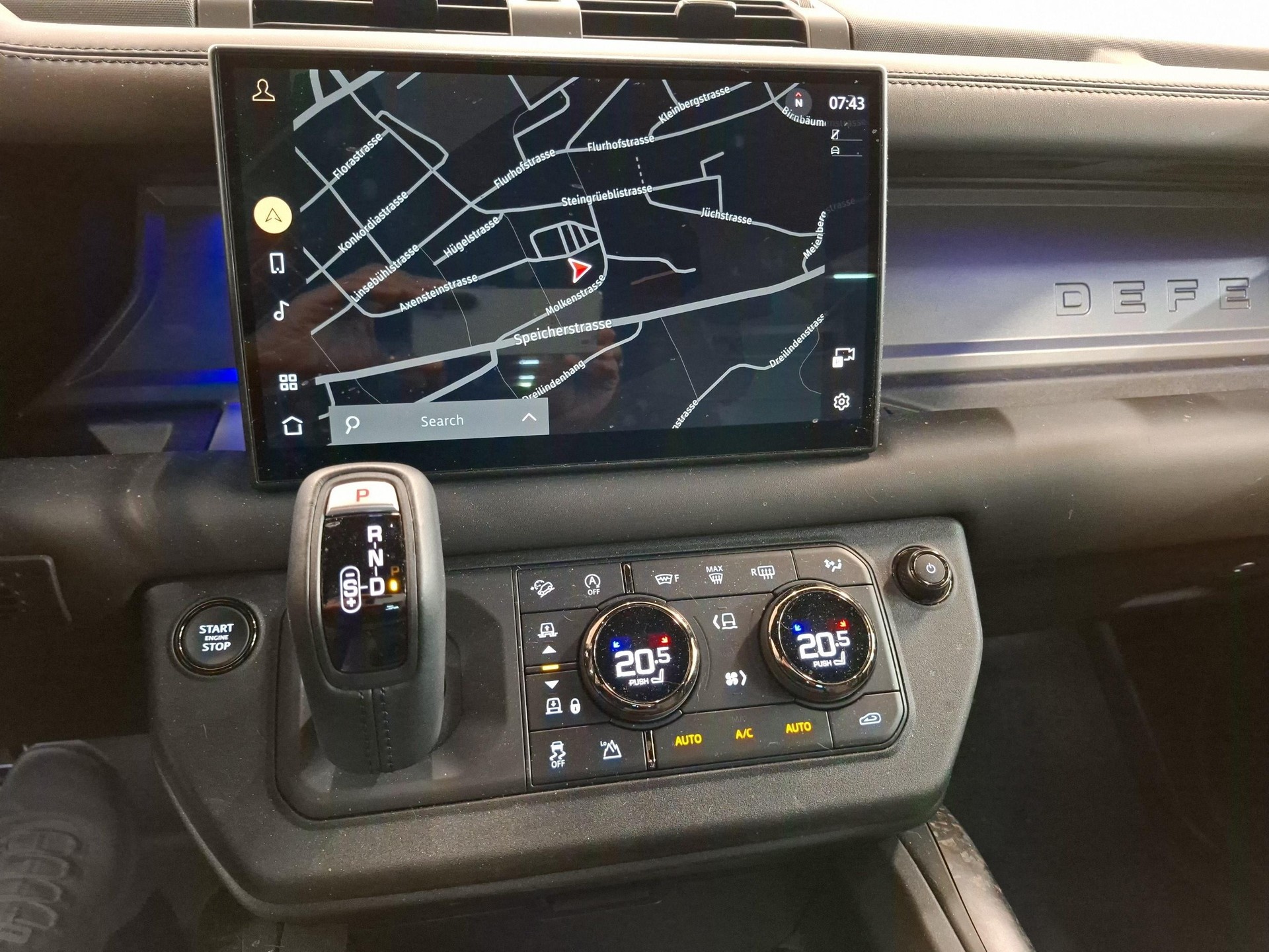 LAND ROVER Defender 110 4.4 V8 Octa Edition One-image-16