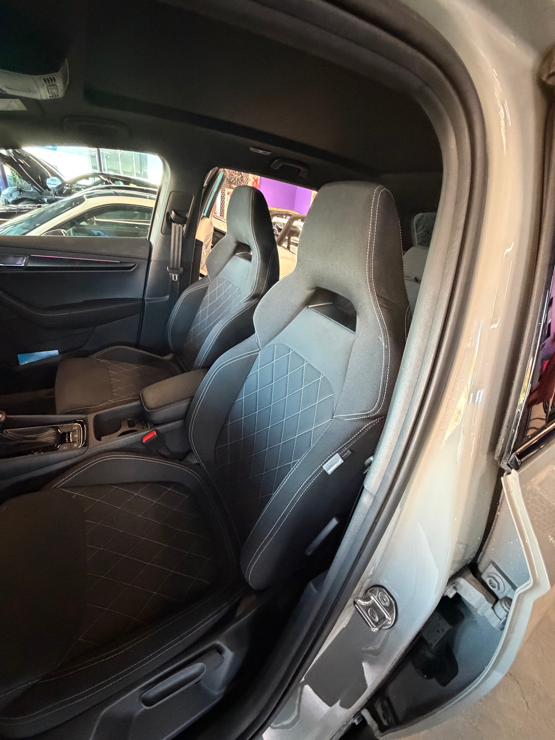 SKODA Karoq 2.0 TSI SportLine 4x4 DSG-image-6