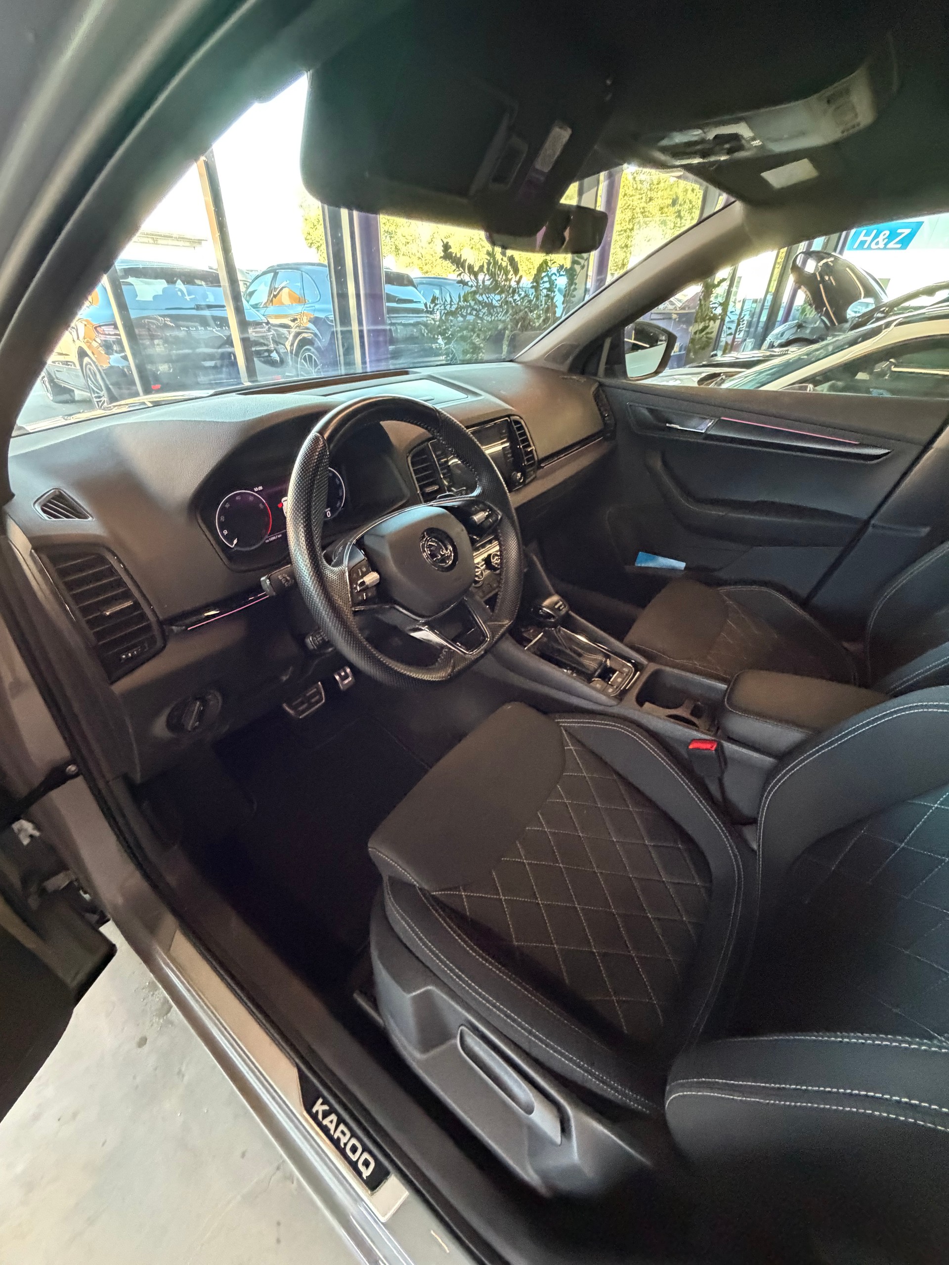 SKODA Karoq 2.0 TSI SportLine 4x4 DSG-image-4