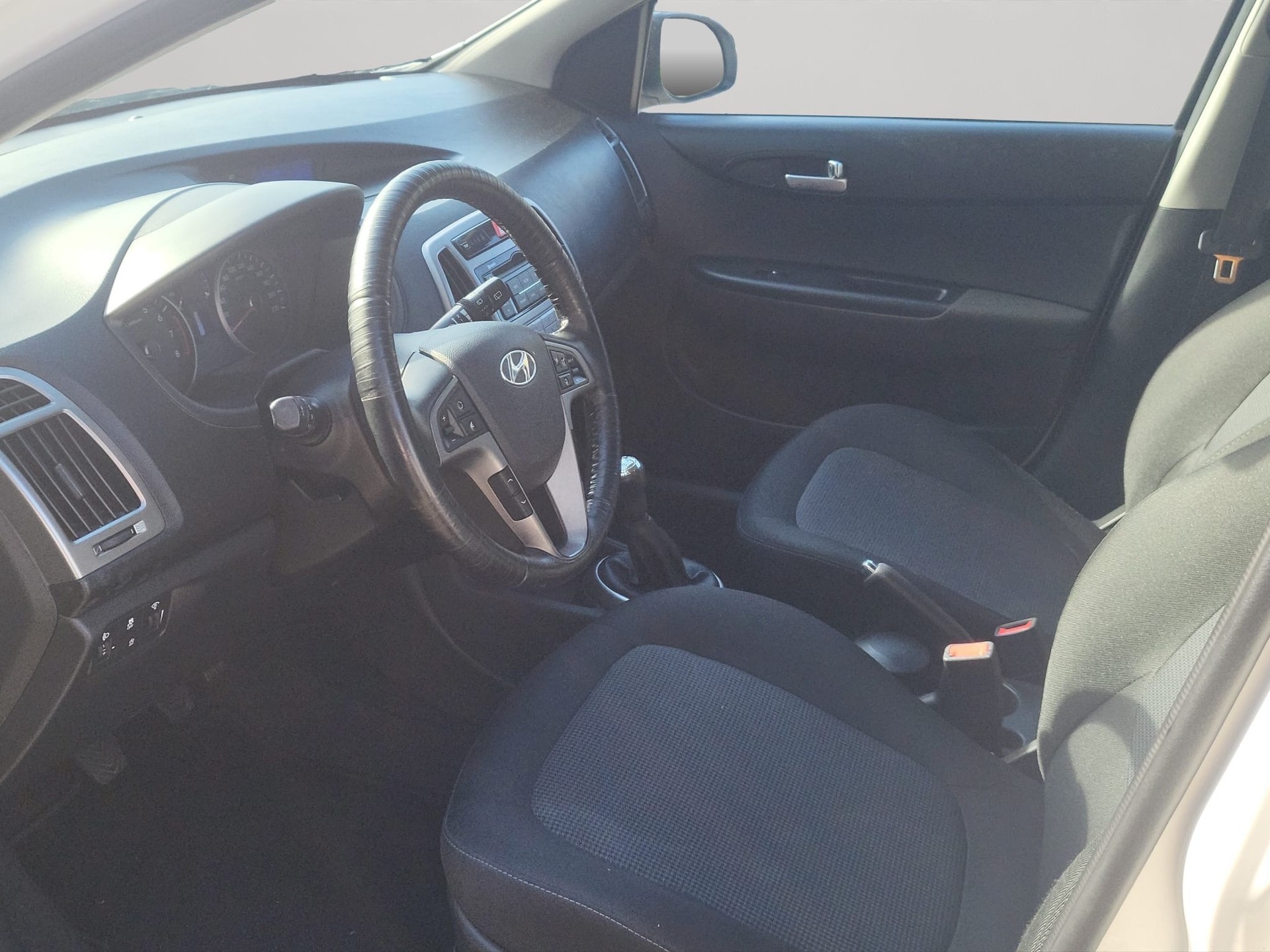 HYUNDAI i20 1.2 GO!-image-5