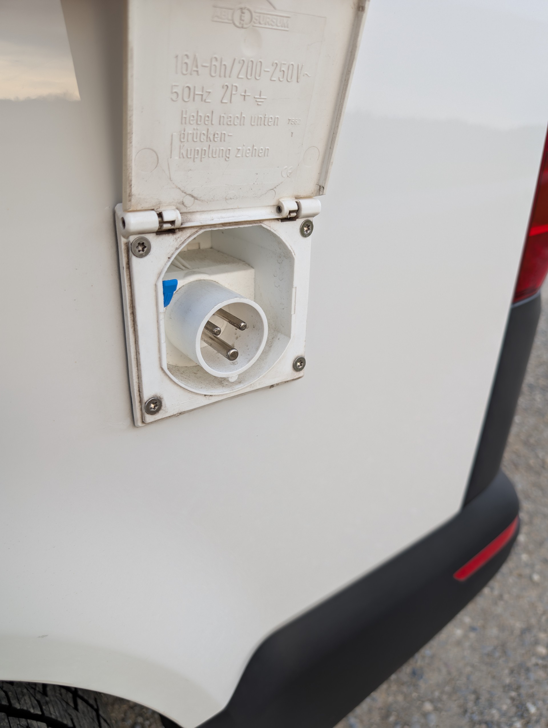 VW 2.0 TDI 90 Entry-image-16