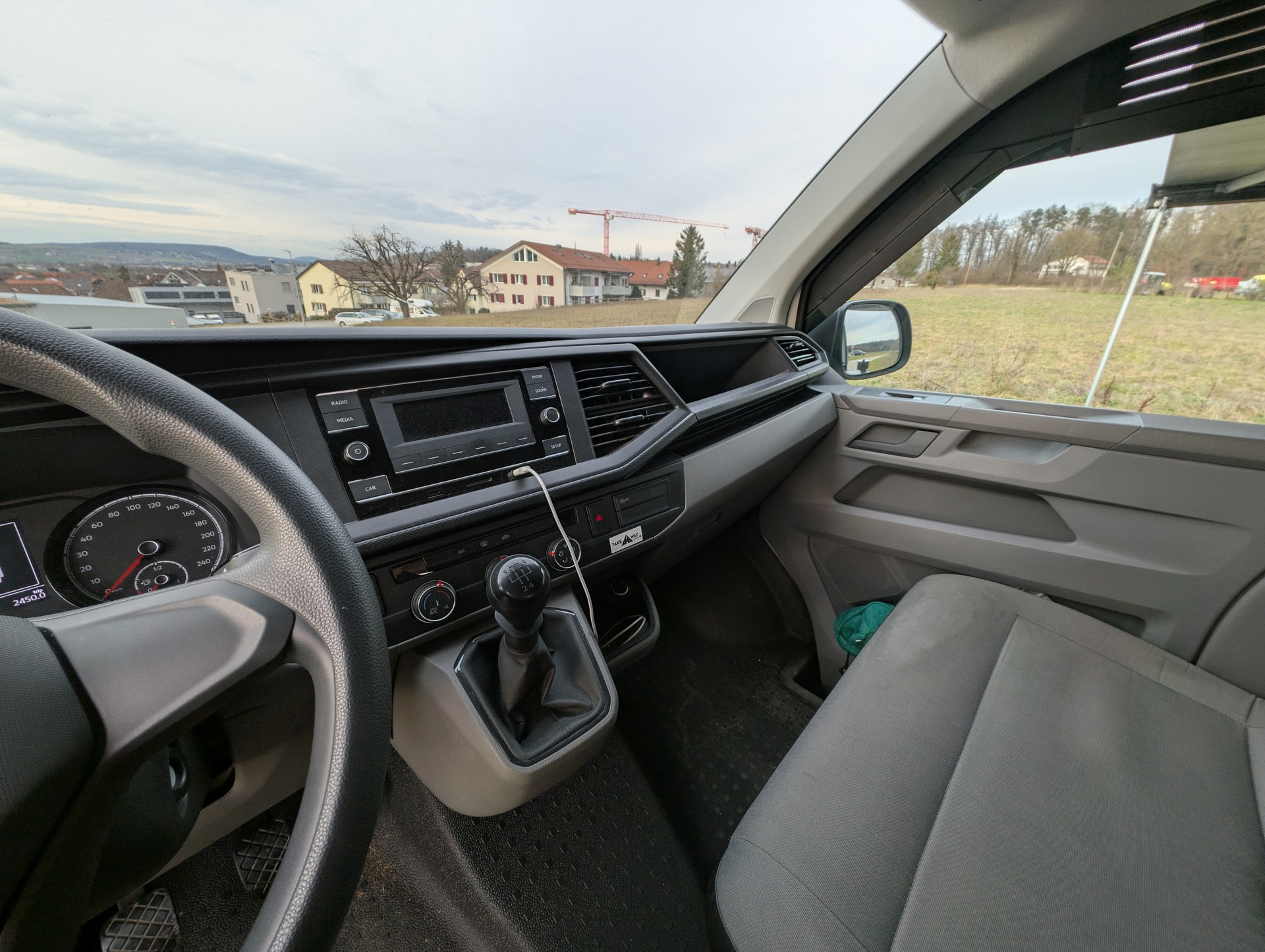 VW 2.0 TDI 90 Entry-image-8