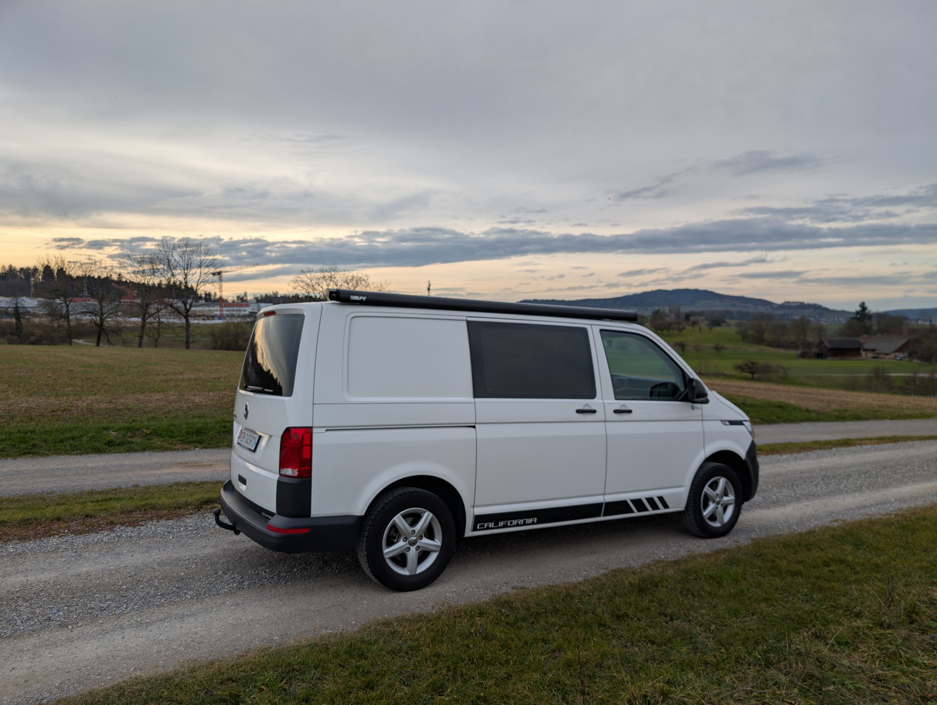VW 2.0 TDI 90 Entry-image-2