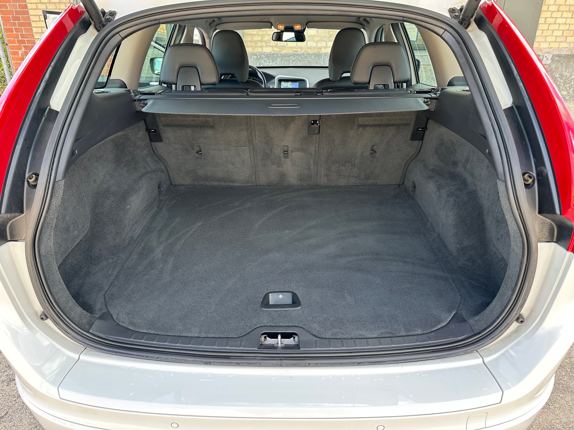 VOLVO XC60 D4 AWD Kinetic Geartronic-image-24
