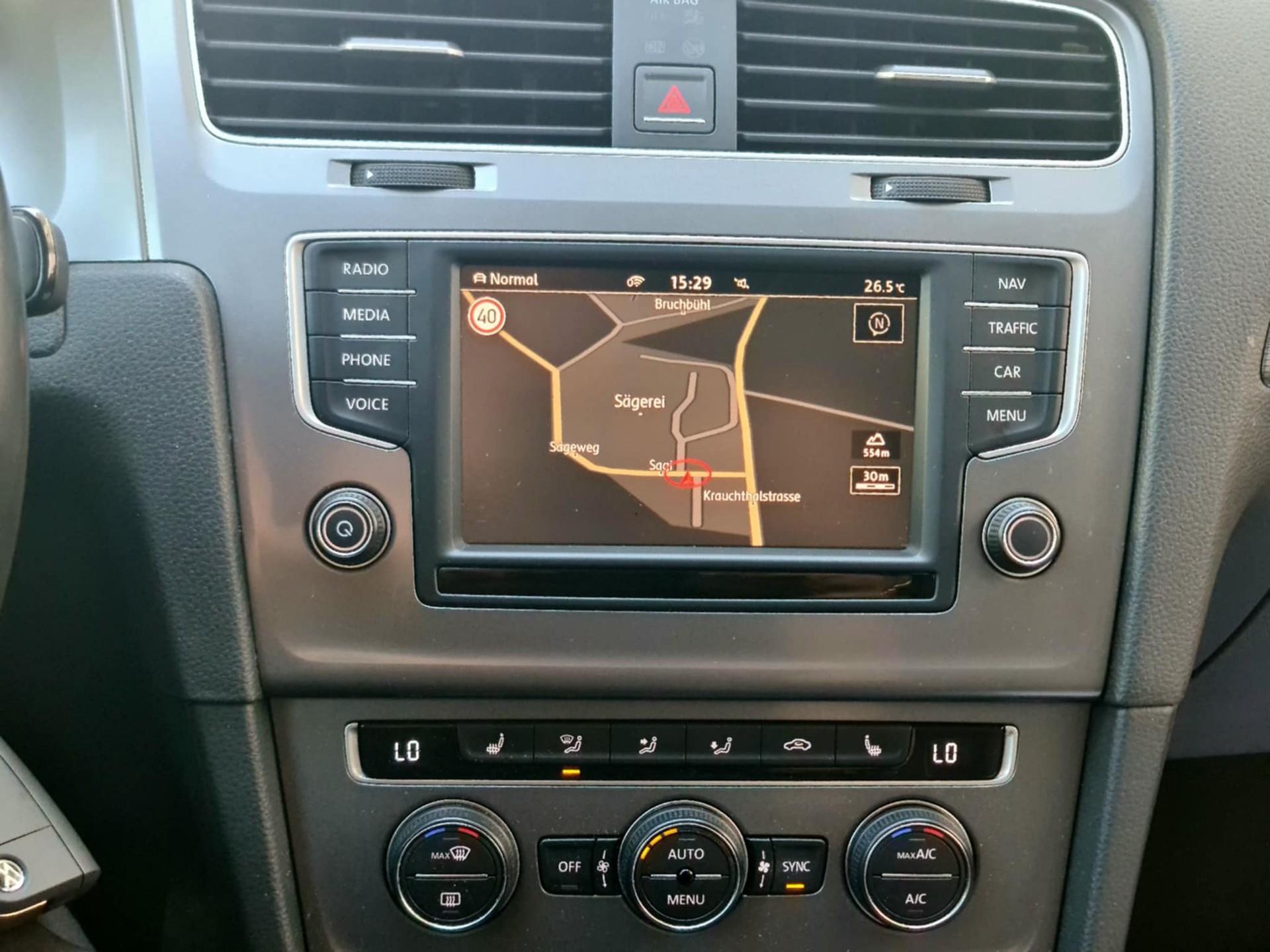 VW Golf Variant 1.6 TDI Lounge-image-21
