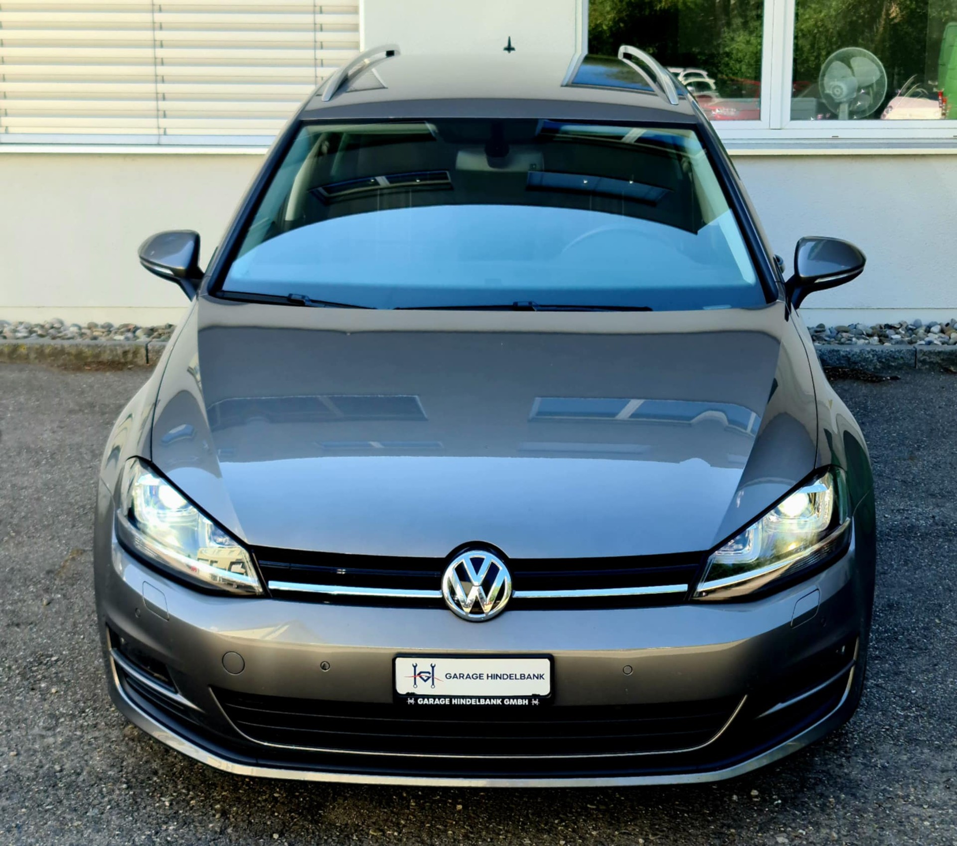 VW Golf Variant 1.6 TDI Lounge-image-3