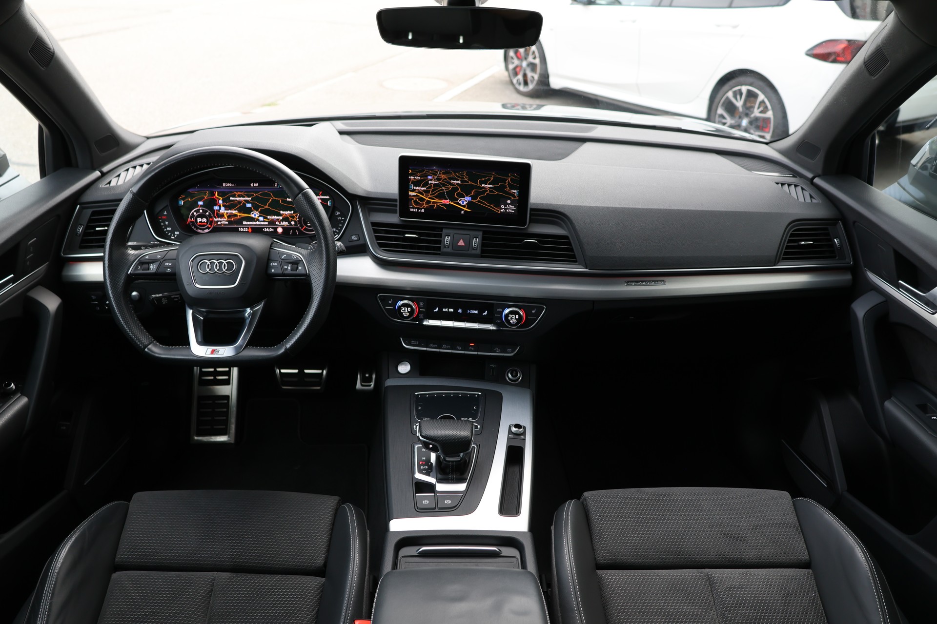 AUDI Q5 40 TDI sport quattro S-tronic (CH) S-Line-image-16