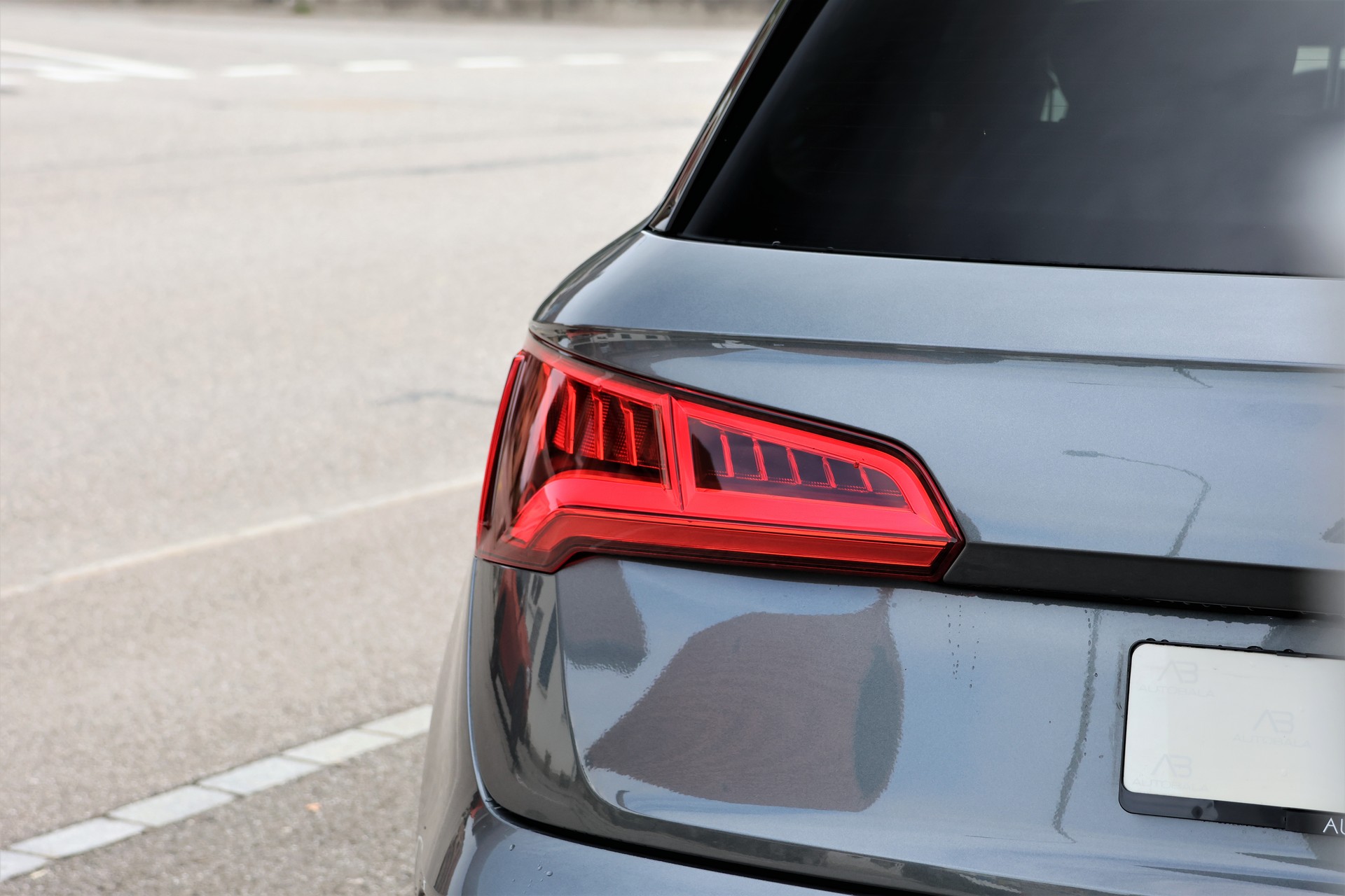 AUDI Q5 40 TDI sport quattro S-tronic (CH) S-Line-image-5