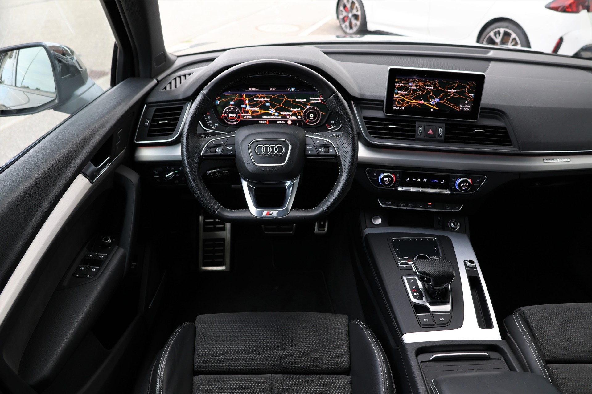 AUDI Q5 40 TDI sport quattro S-tronic (CH) S-Line-image-14