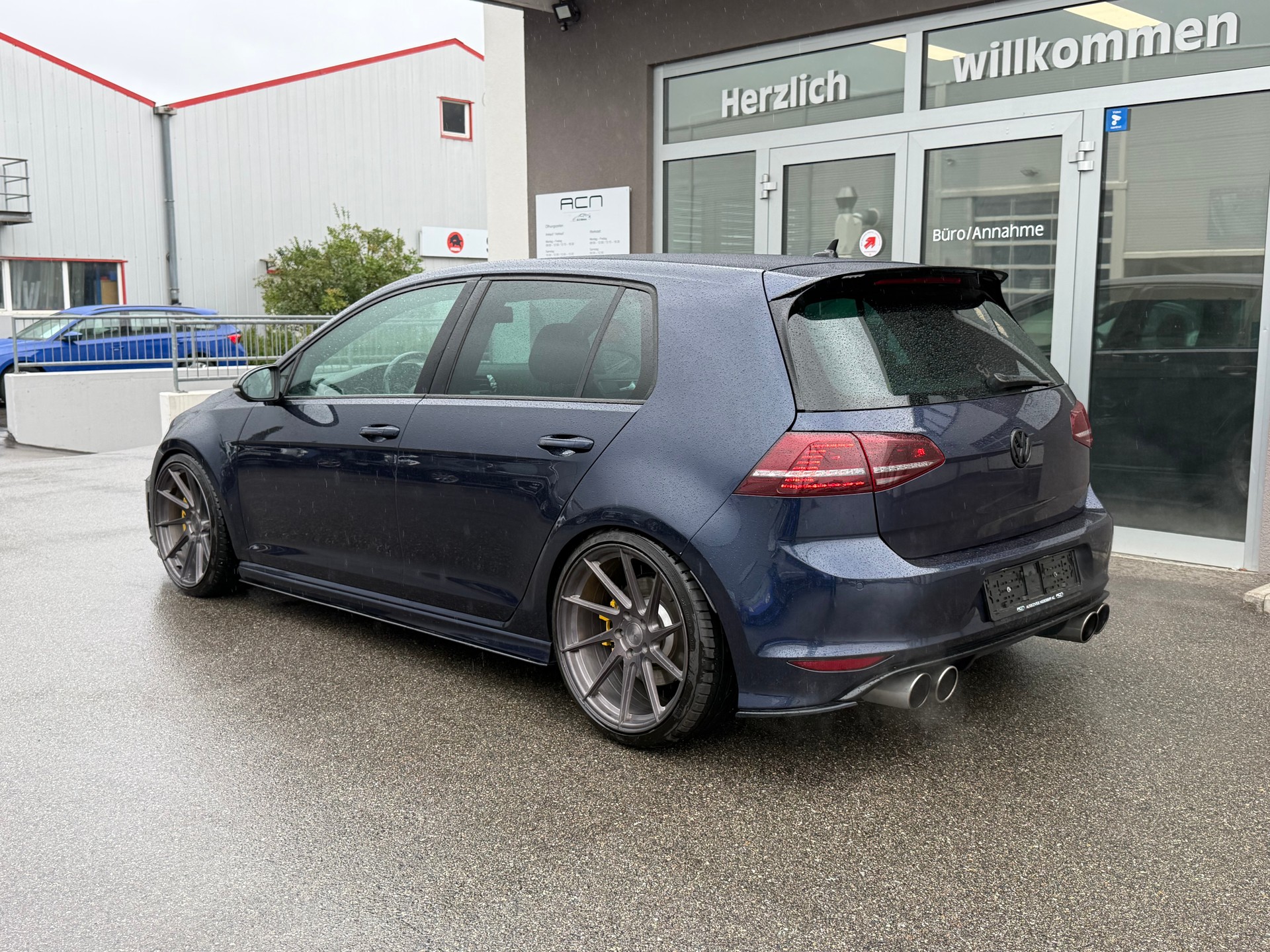 VW Golf 2.0 TSI R 4Motion DSG-image-4