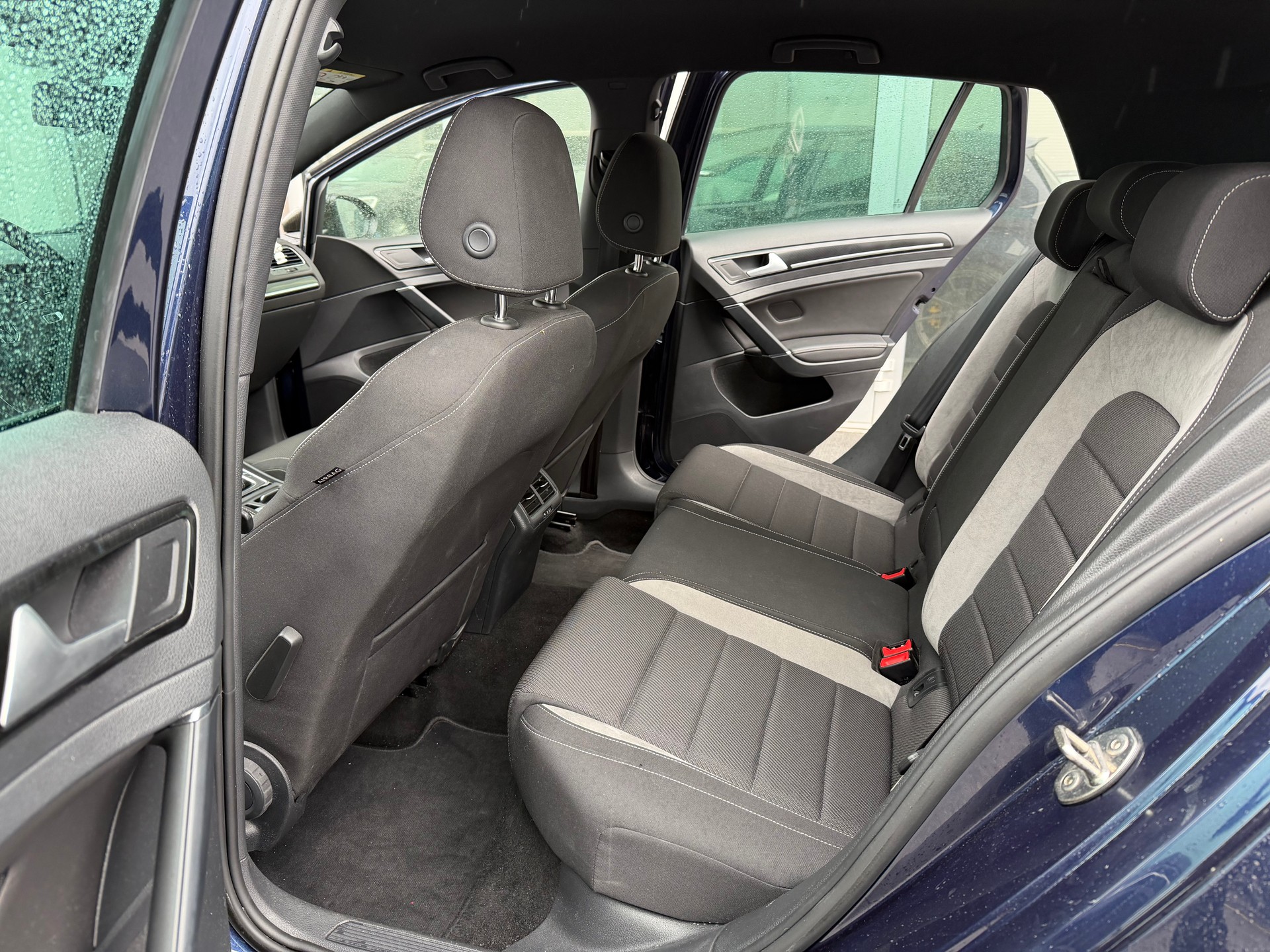 VW Golf 2.0 TSI R 4Motion DSG-image-12