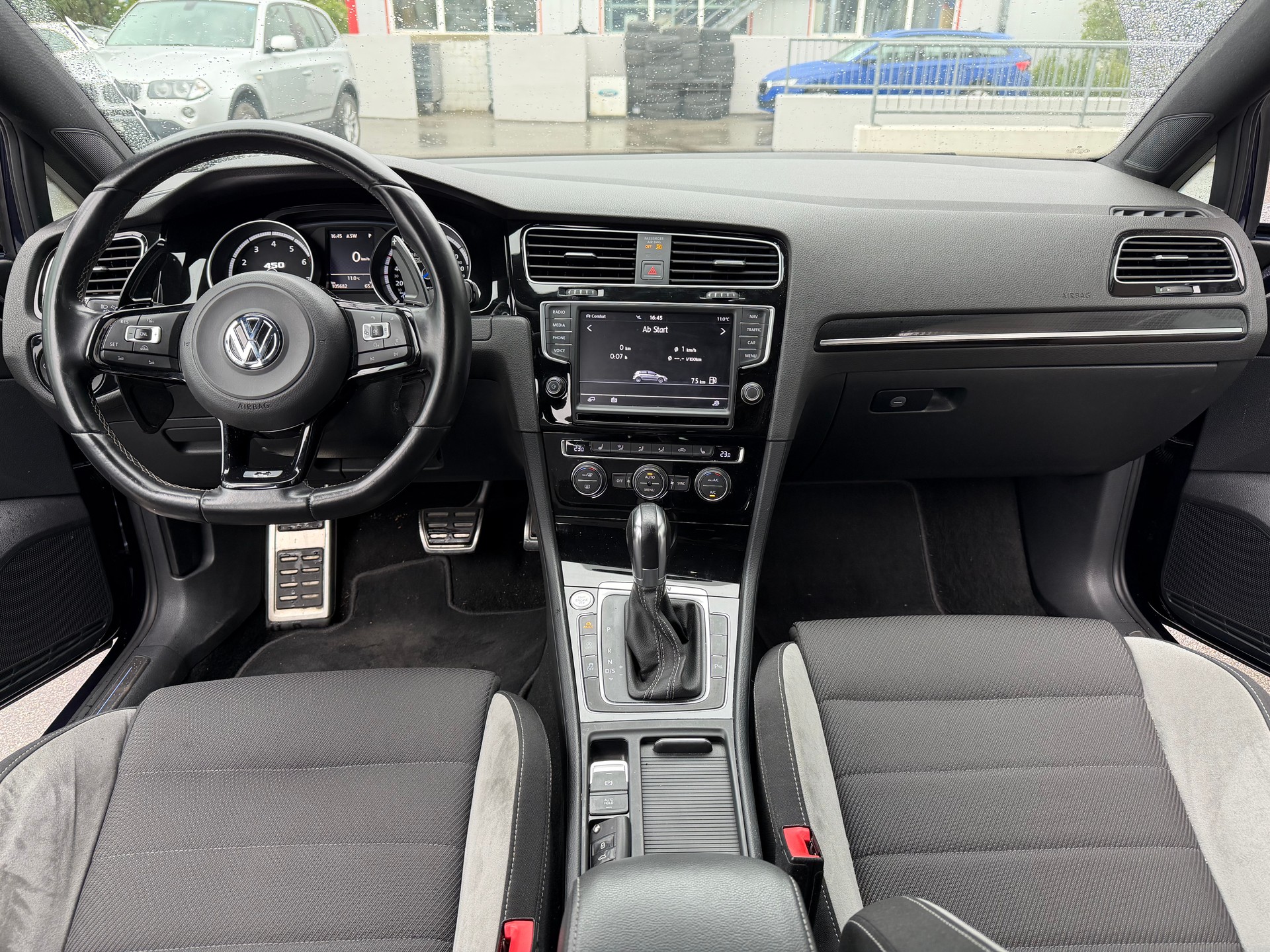 VW Golf 2.0 TSI R 4Motion DSG-image-9