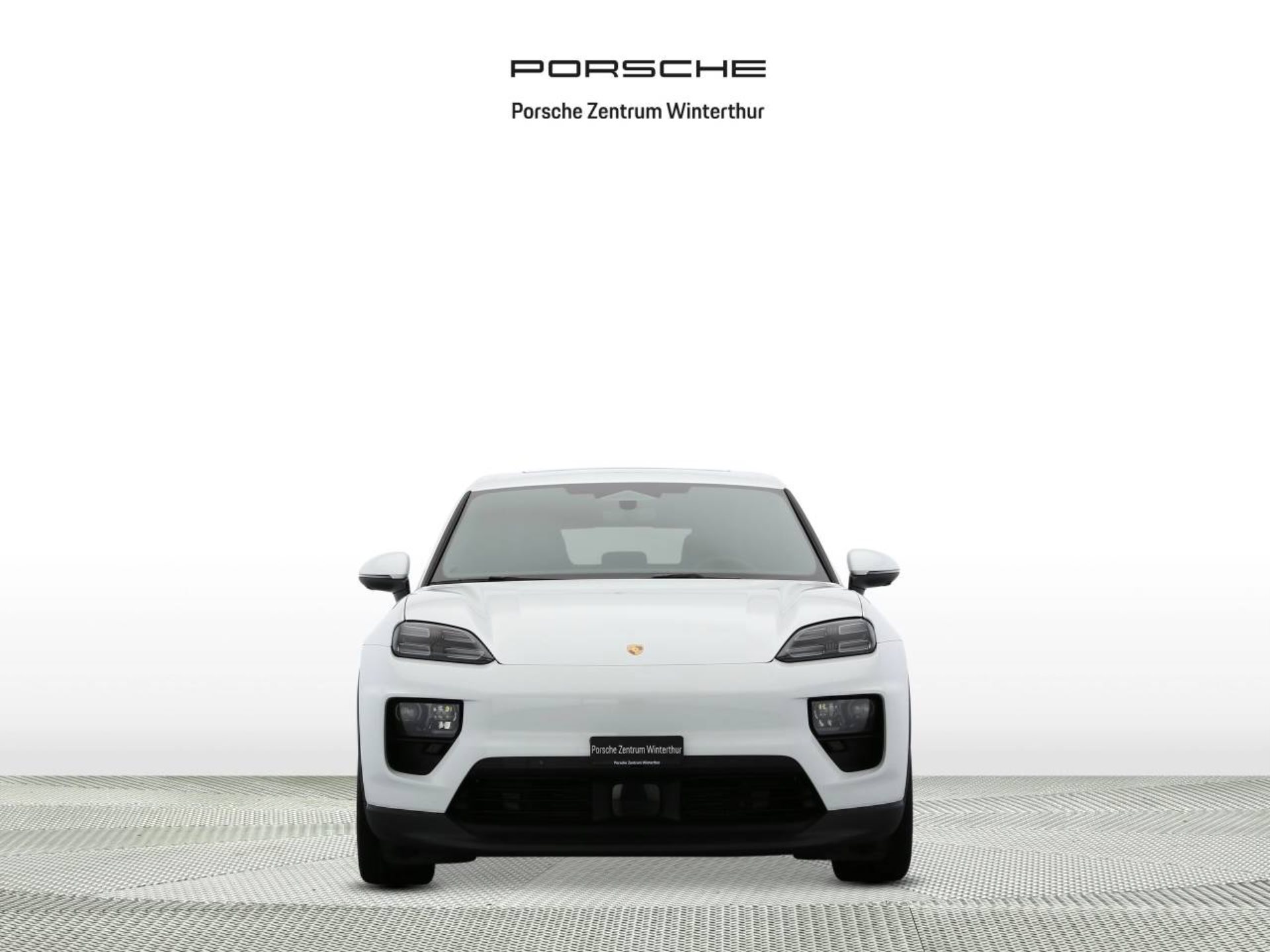 PORSCHE Macan-image-5