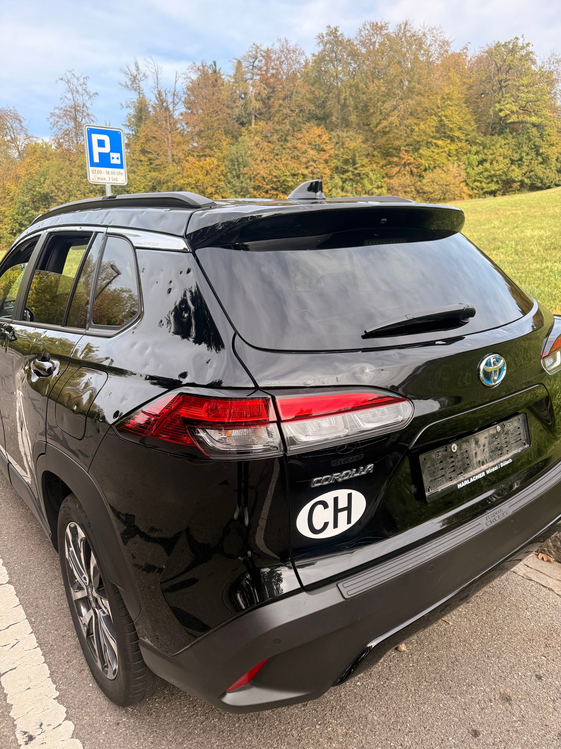 TOYOTA 2.0 HSD Trend AWD-i-image-2