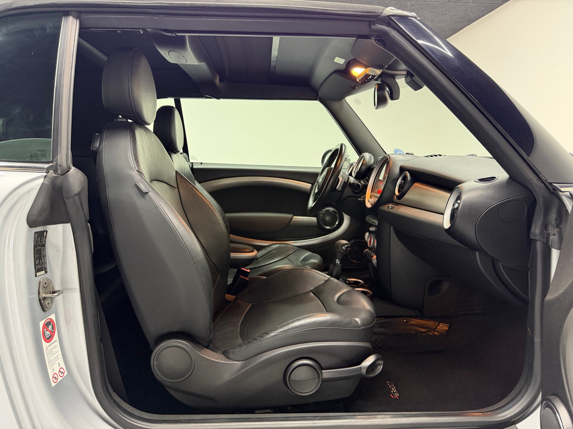 MINI Cooper S Cabriolet Steptronic-image-11