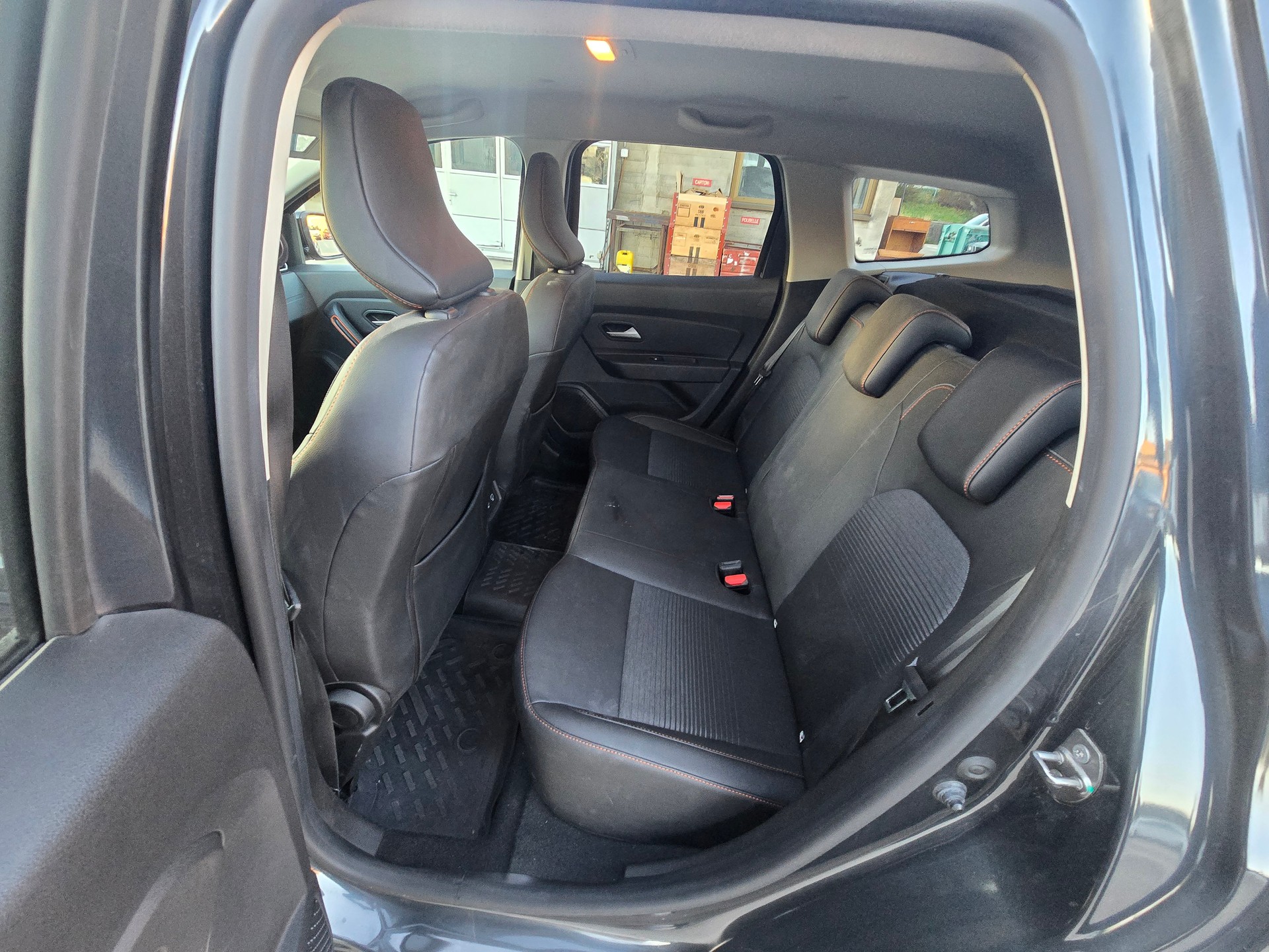 DACIA Duster TCe 150 Extreme EDC 4x2-image-6