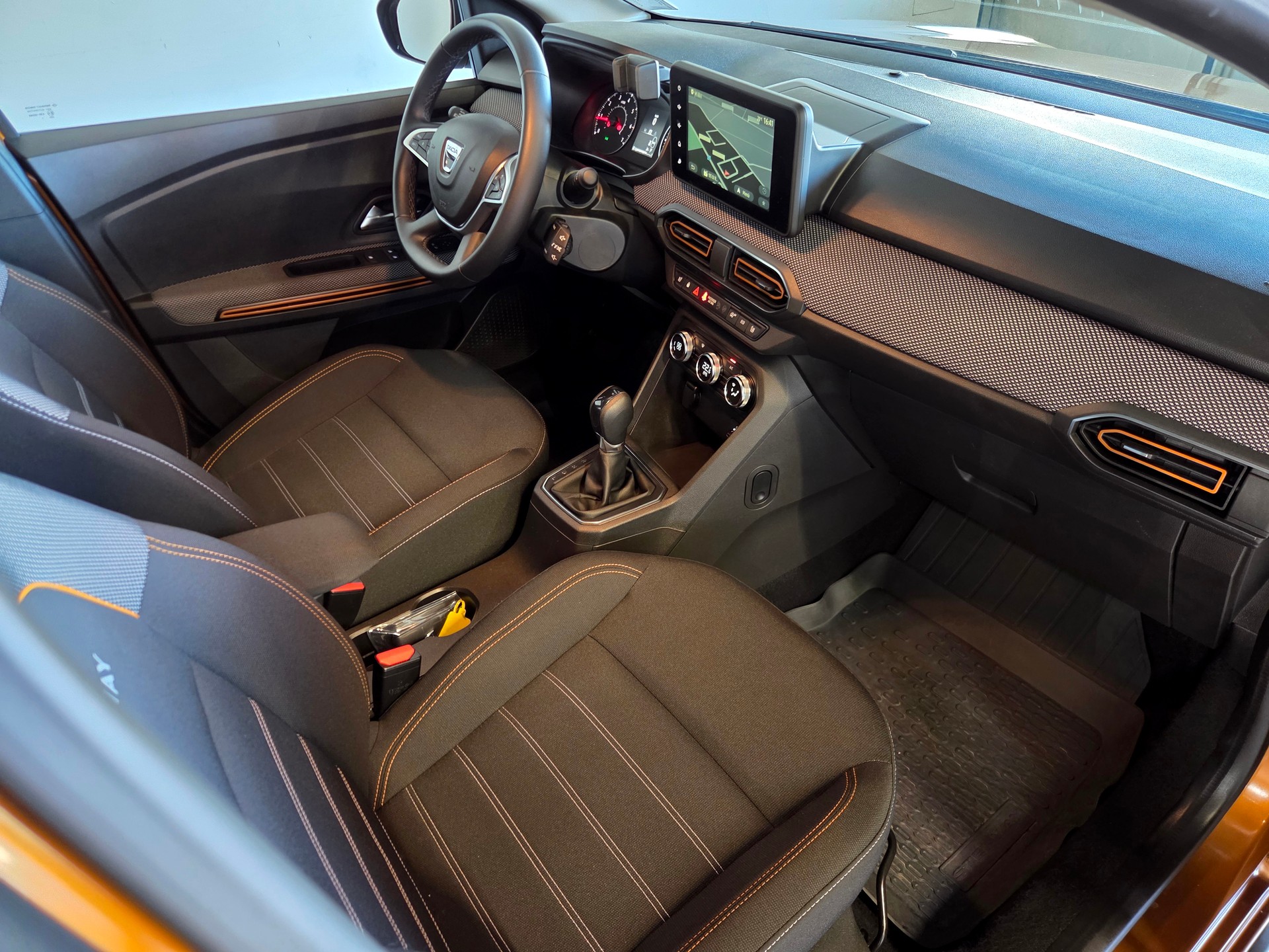 DACIA Sandero 1.0 TCe Stepway Comfort-image-16