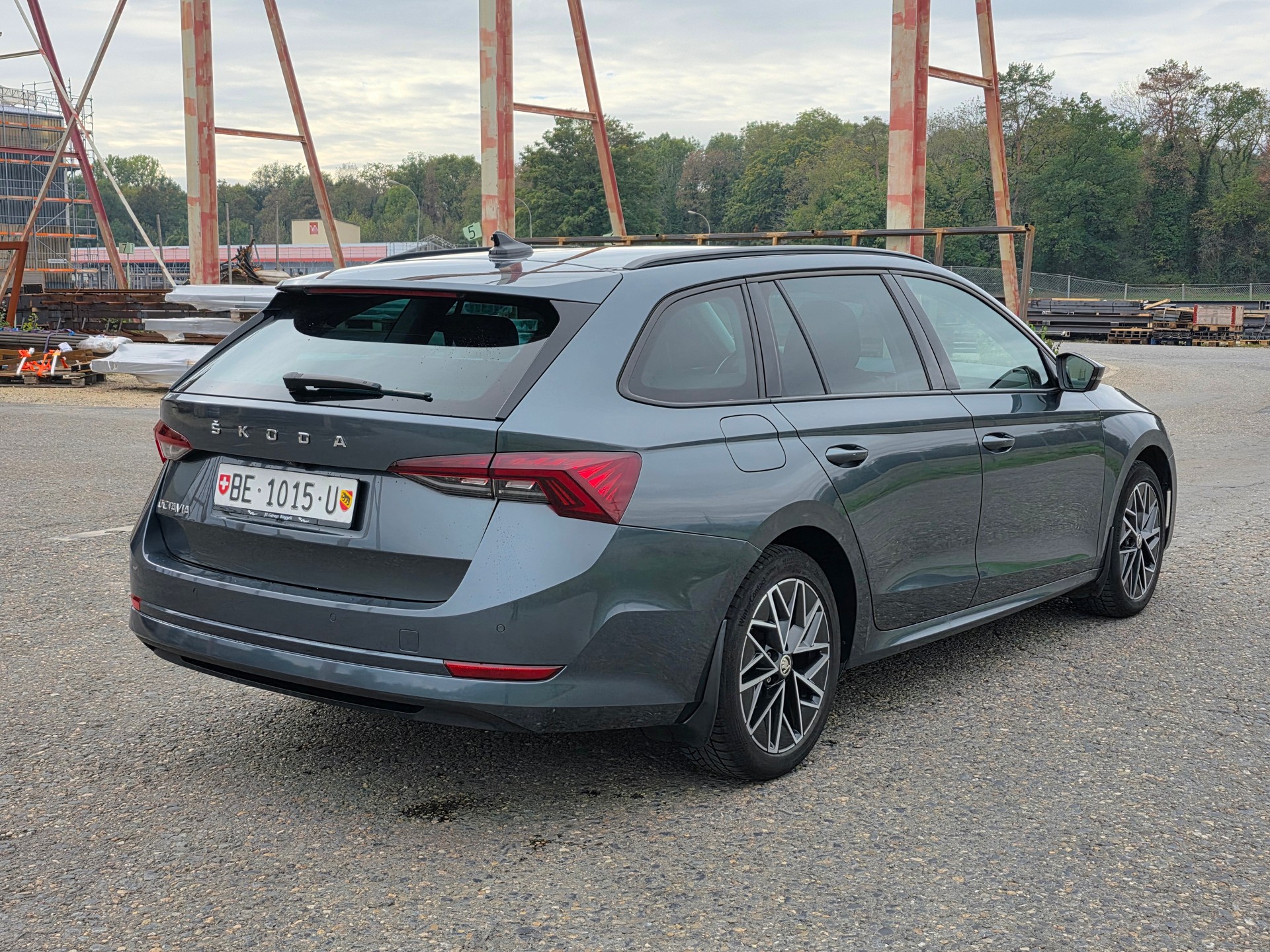 SKODA Octavia Combi 2.0 TDI DSG Style / Neu ab Mfk.-image-5