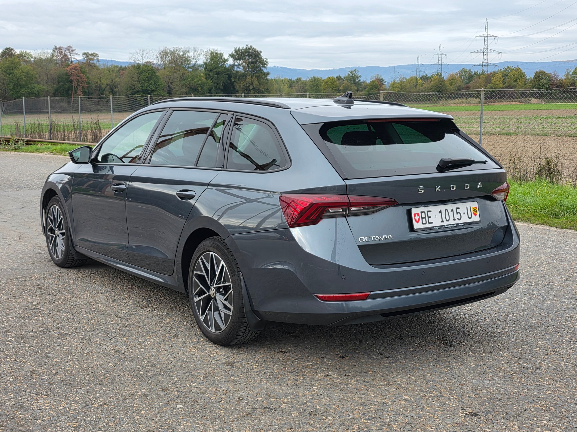 SKODA Octavia Combi 2.0 TDI DSG Style / Neu ab Mfk.-image-1