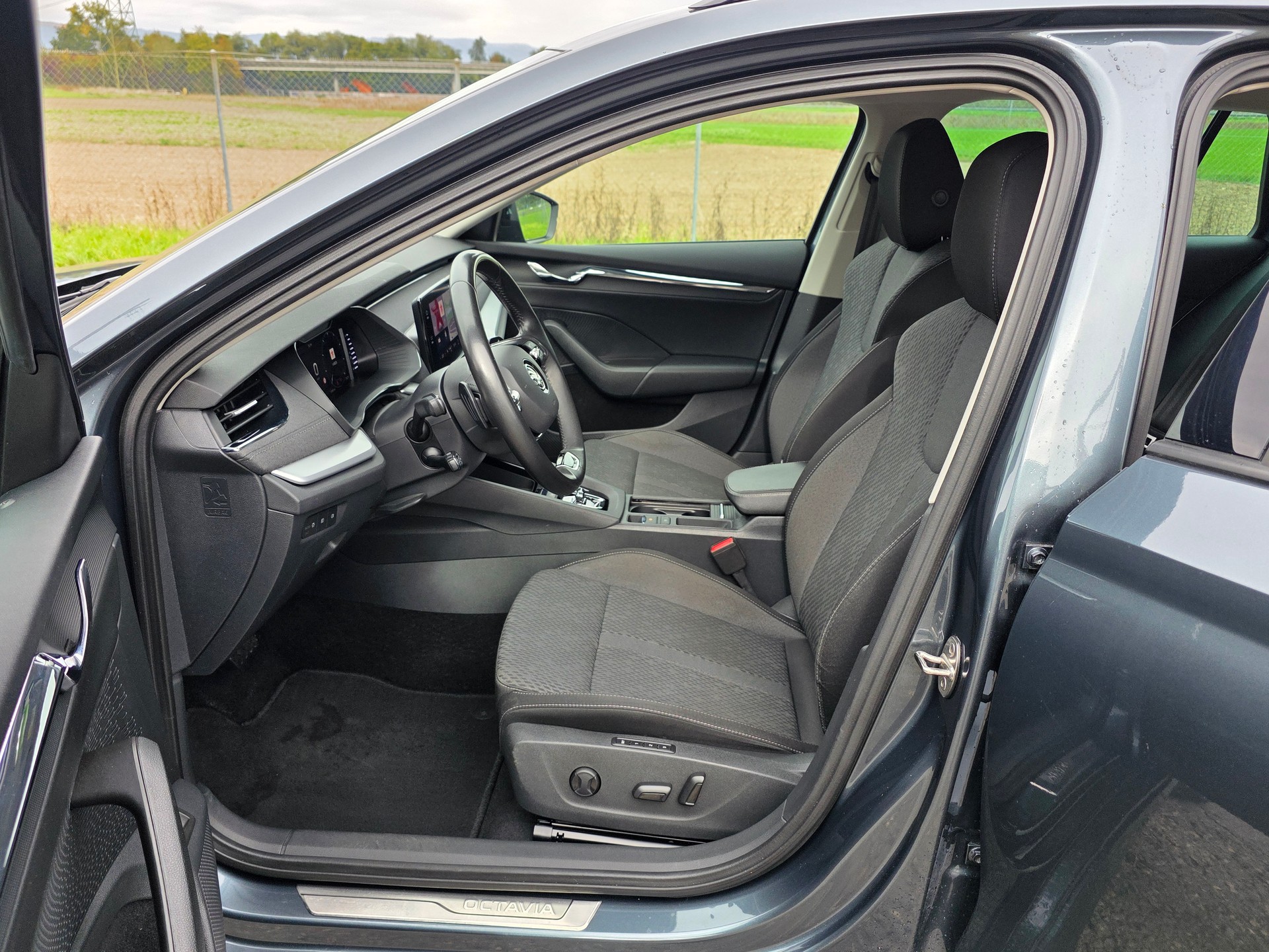 SKODA Octavia Combi 2.0 TDI DSG Style / Neu ab Mfk.-image-7