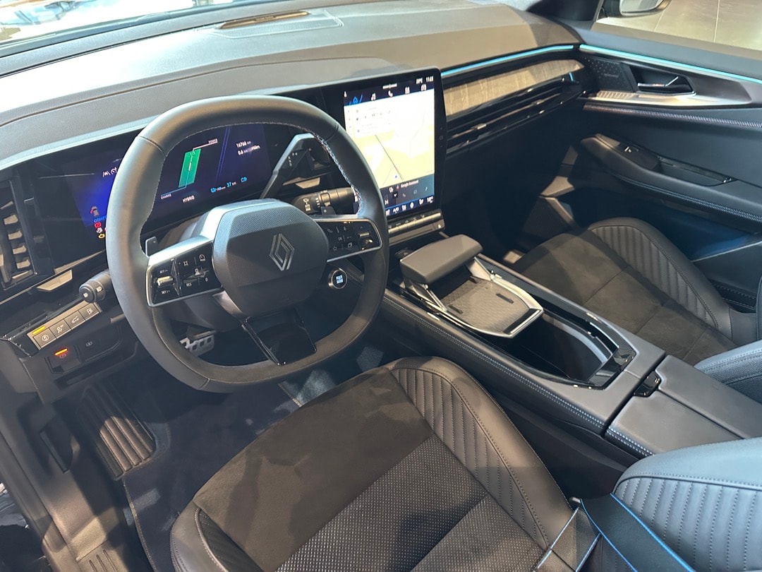 RENAULT Rafale 1.2 E-Tech Plug-in Hybrid 300 4x4 Atelier Alpine-image-10