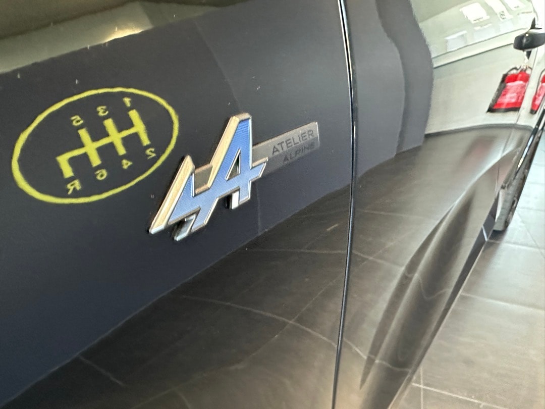 RENAULT Rafale 1.2 E-Tech Plug-in Hybrid 300 4x4 Atelier Alpine-image-4