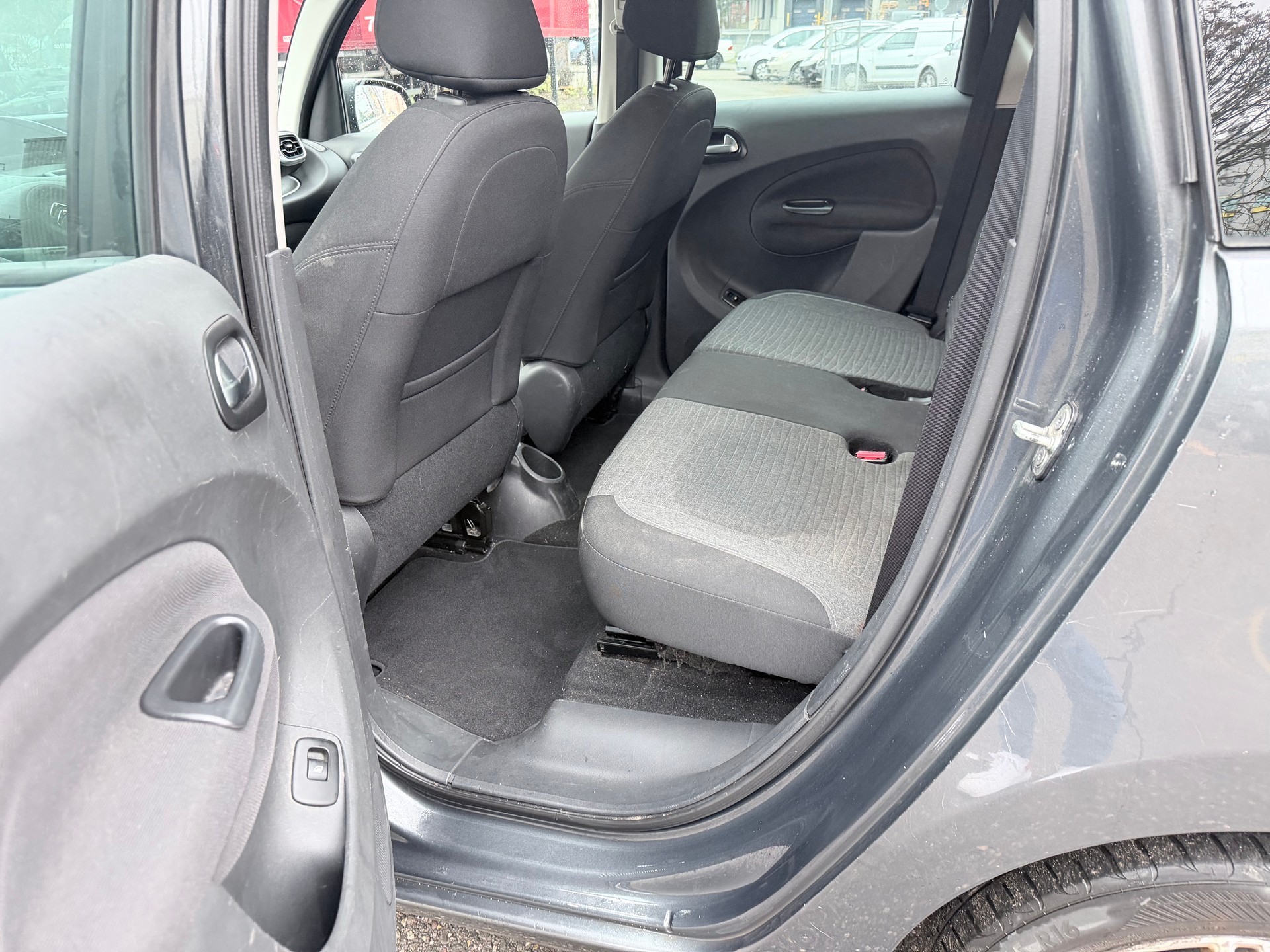 CITROEN C3 Picasso 1.2 Pure Tech Feel Edition-image-9
