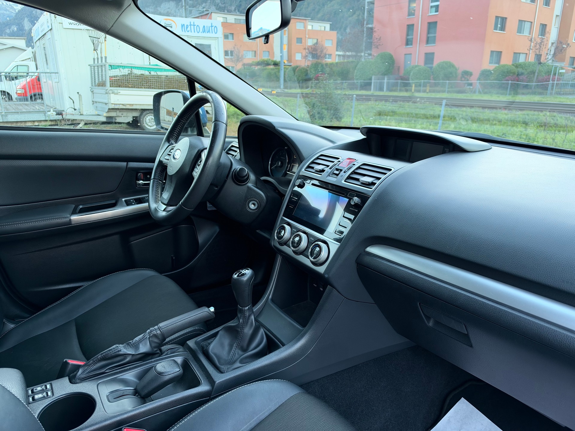 SUBARU Impreza 1.6 Swiss two-image-11