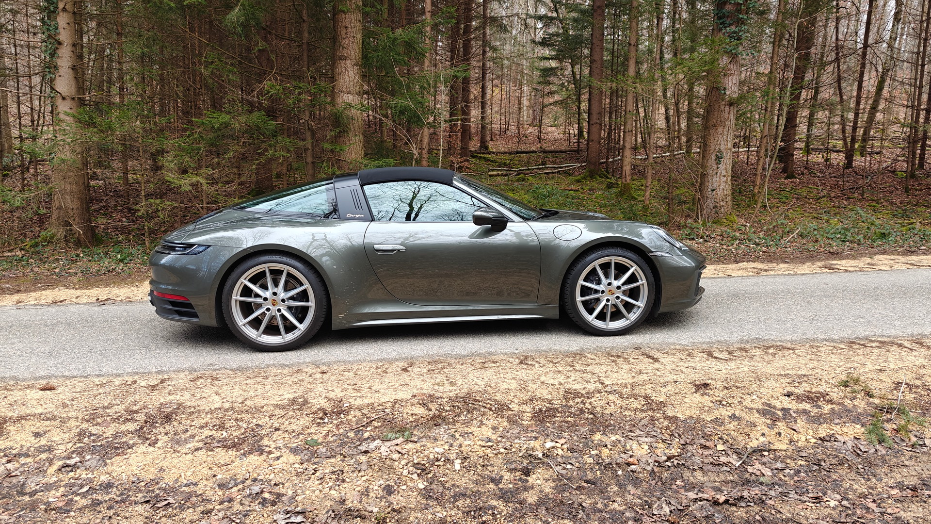 PORSCHE 911 Targa 4 PDK 1. Hand | Porsche Garantie bis 05/2029 | Aventuregreen / Frisch ab Service 05/26-image-14