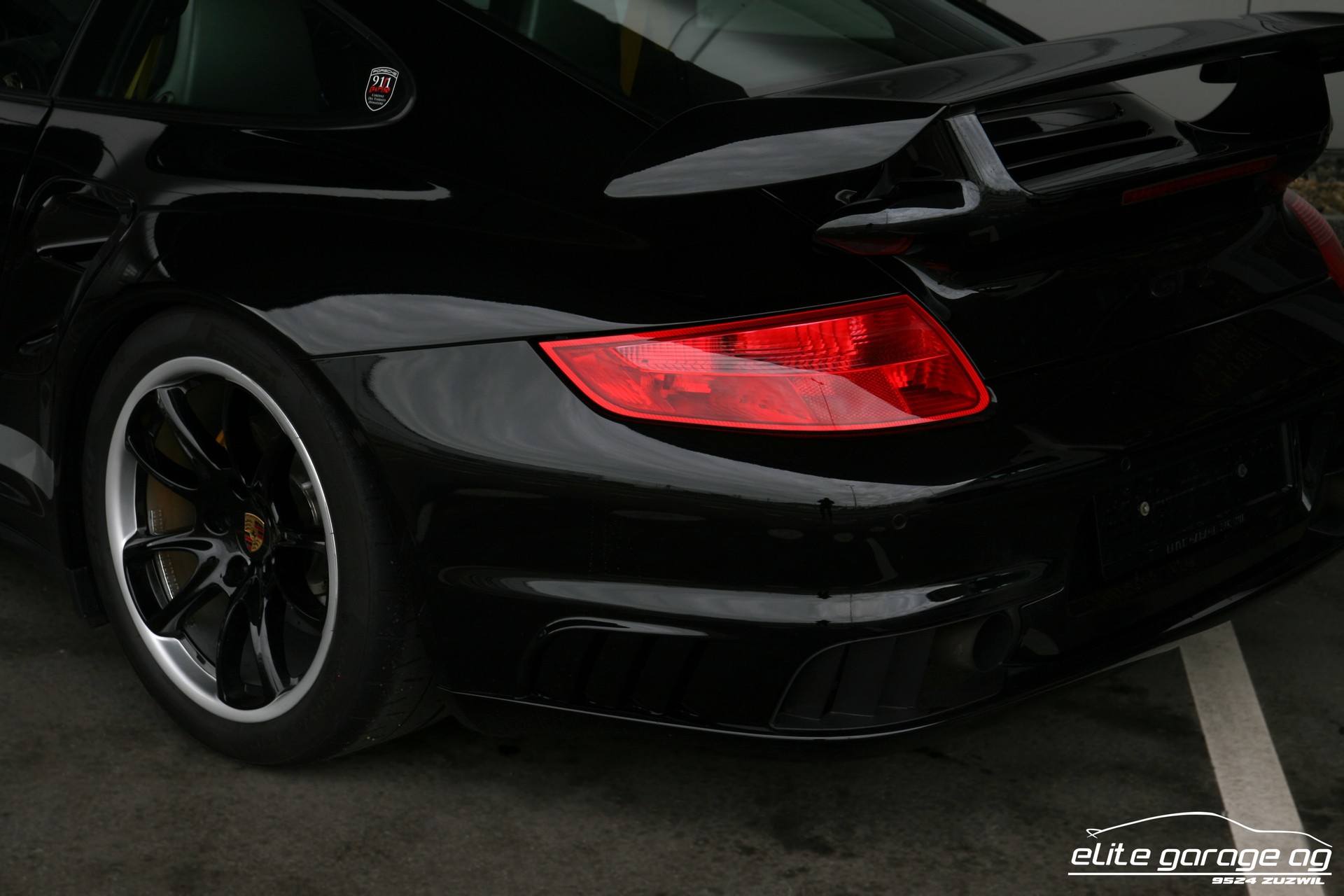 PORSCHE 911 GT2-image-12