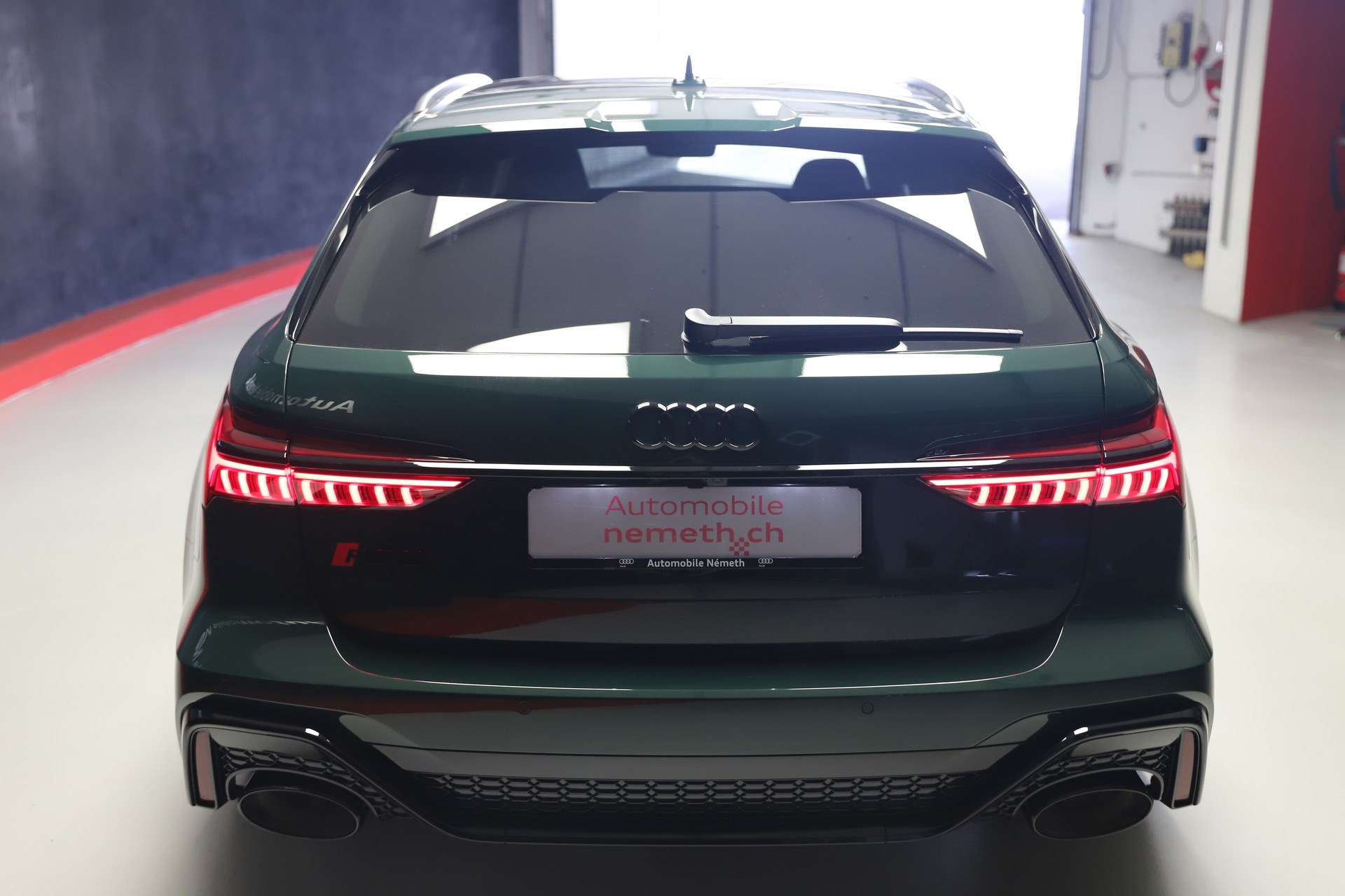 AUDI RS6 Avant 4.0 TFSI V8 quattro-showroom-element-3