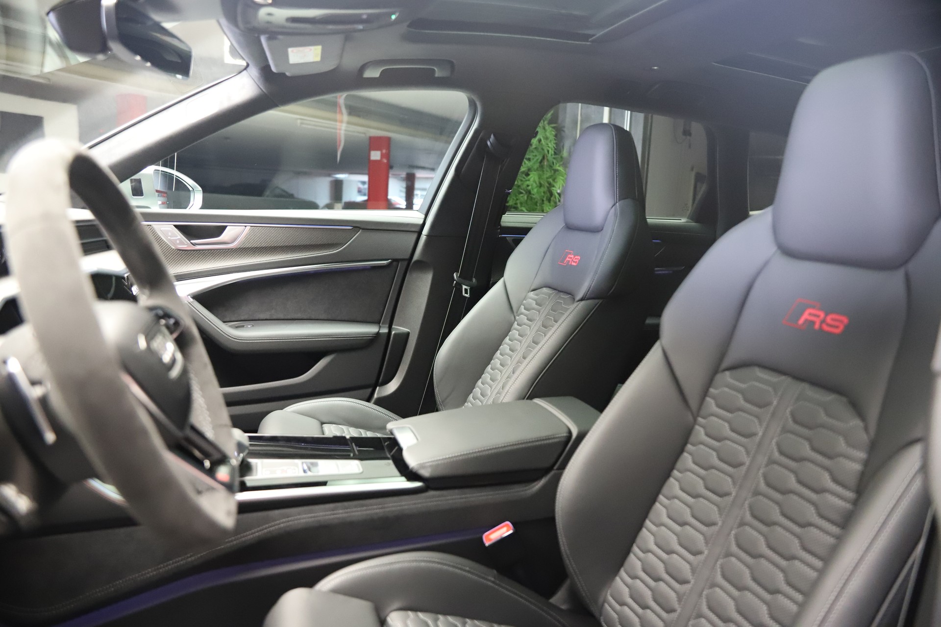 AUDI RS6 Avant 4.0 TFSI V8 quattro-image-4